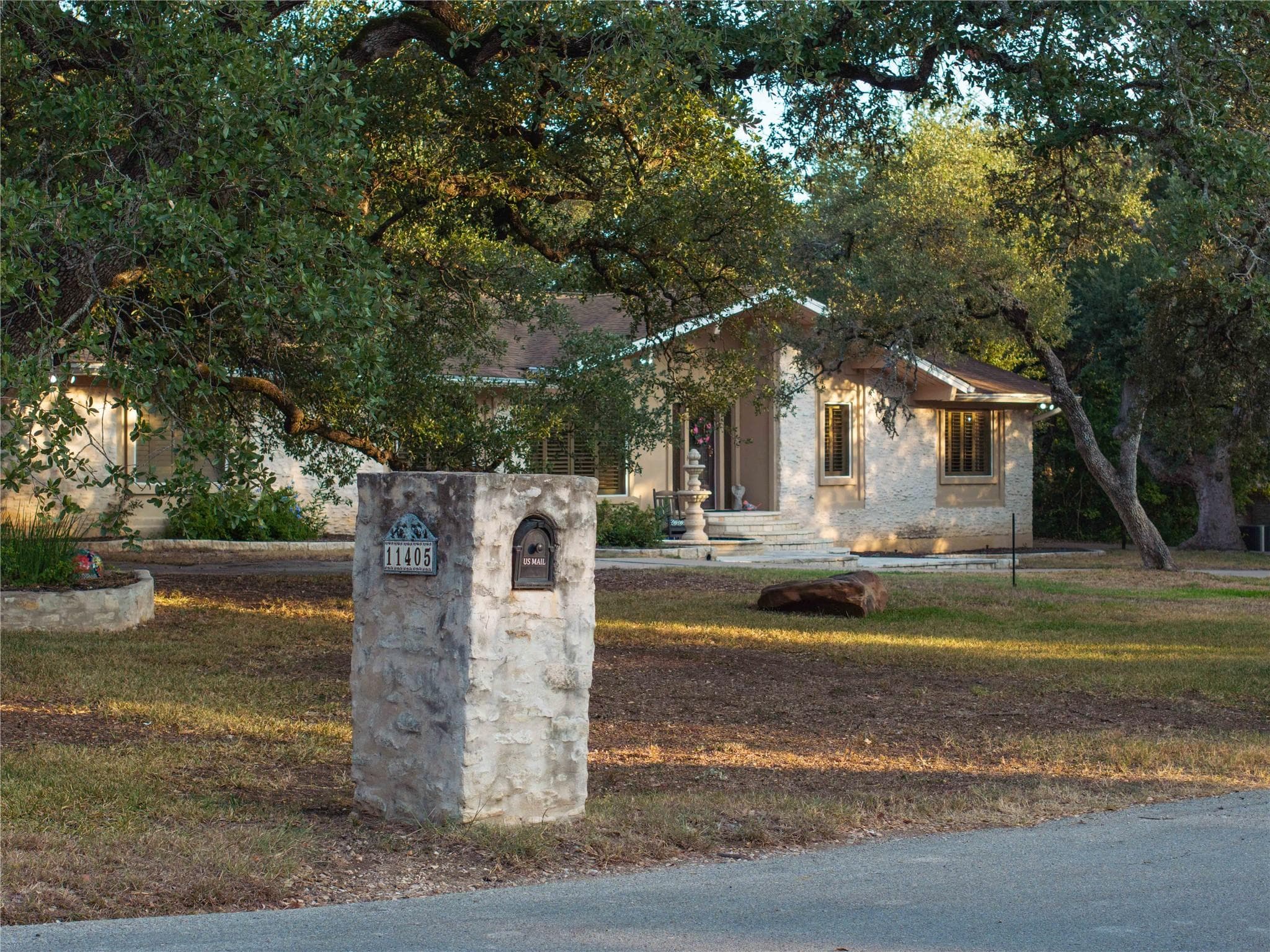 11405 Antler Ln