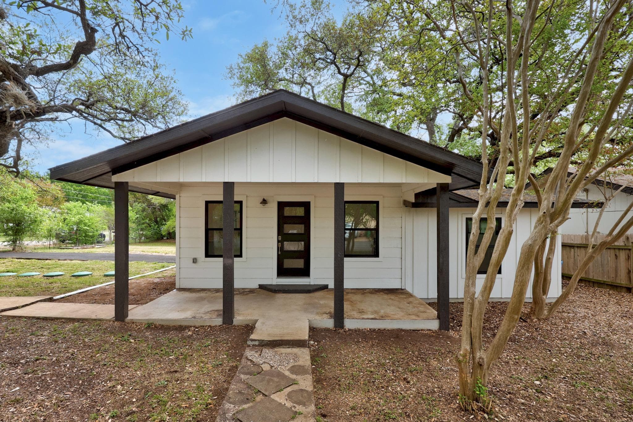11013 Travis Dr