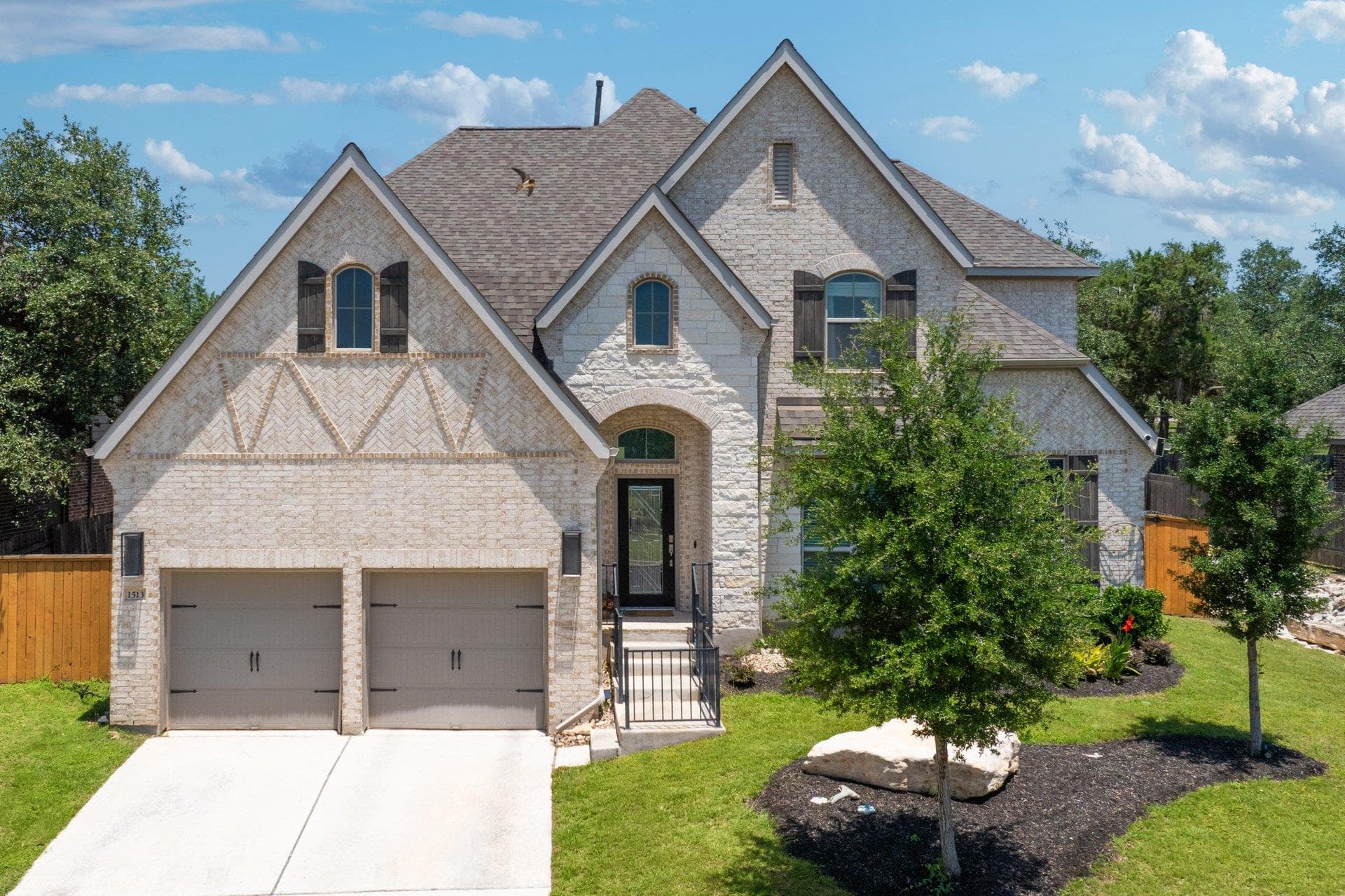 1513 Lakeside Ranch Rd