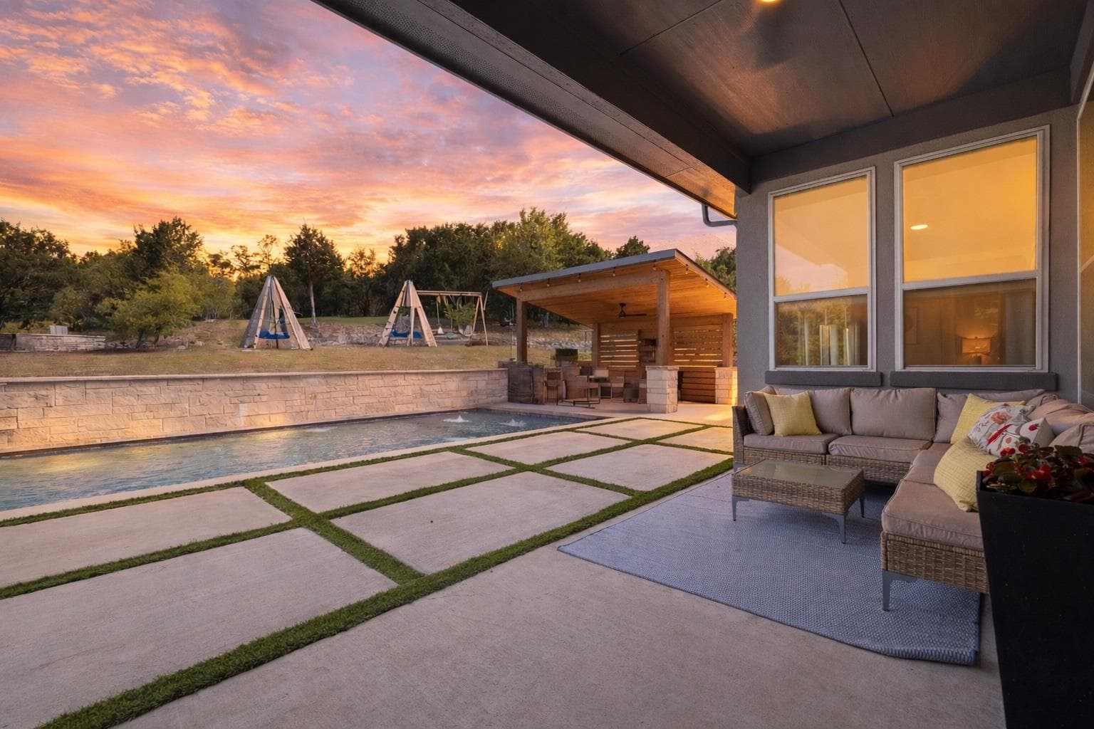 1078 Gato Del Sol Ave