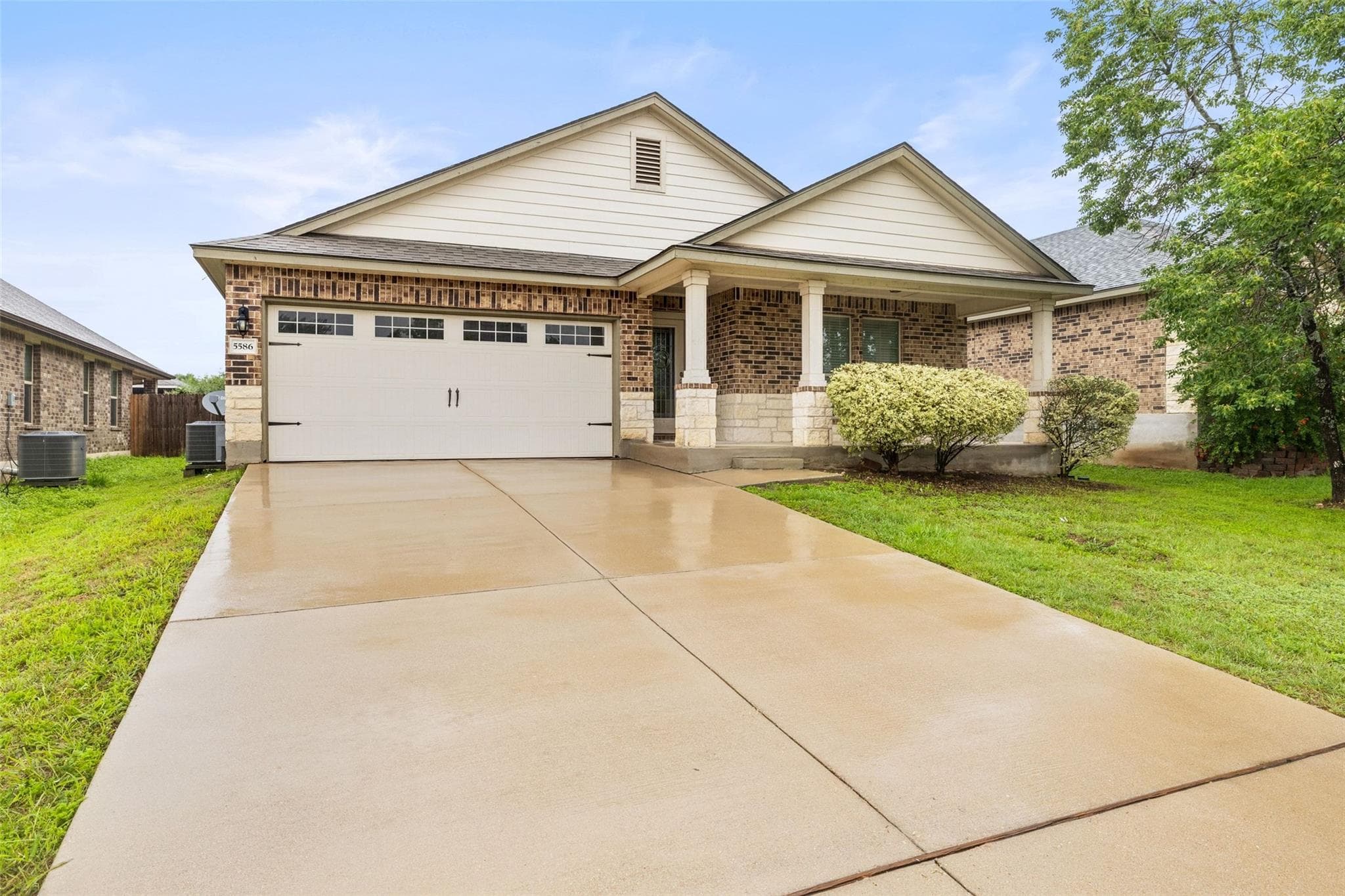 5586 Perdita Dr
