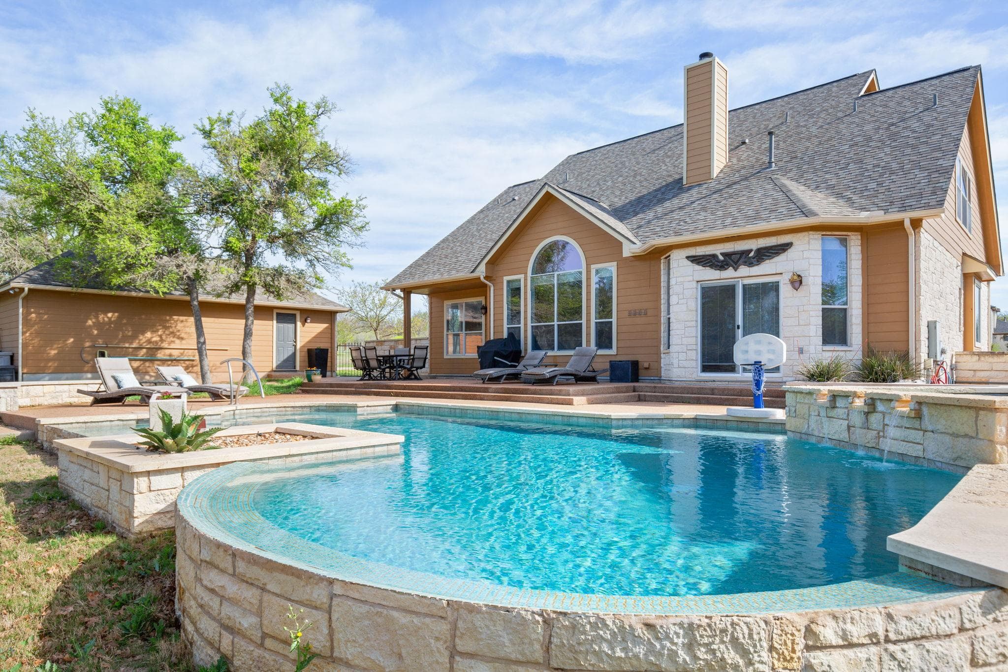 154 Old Settlers Dr