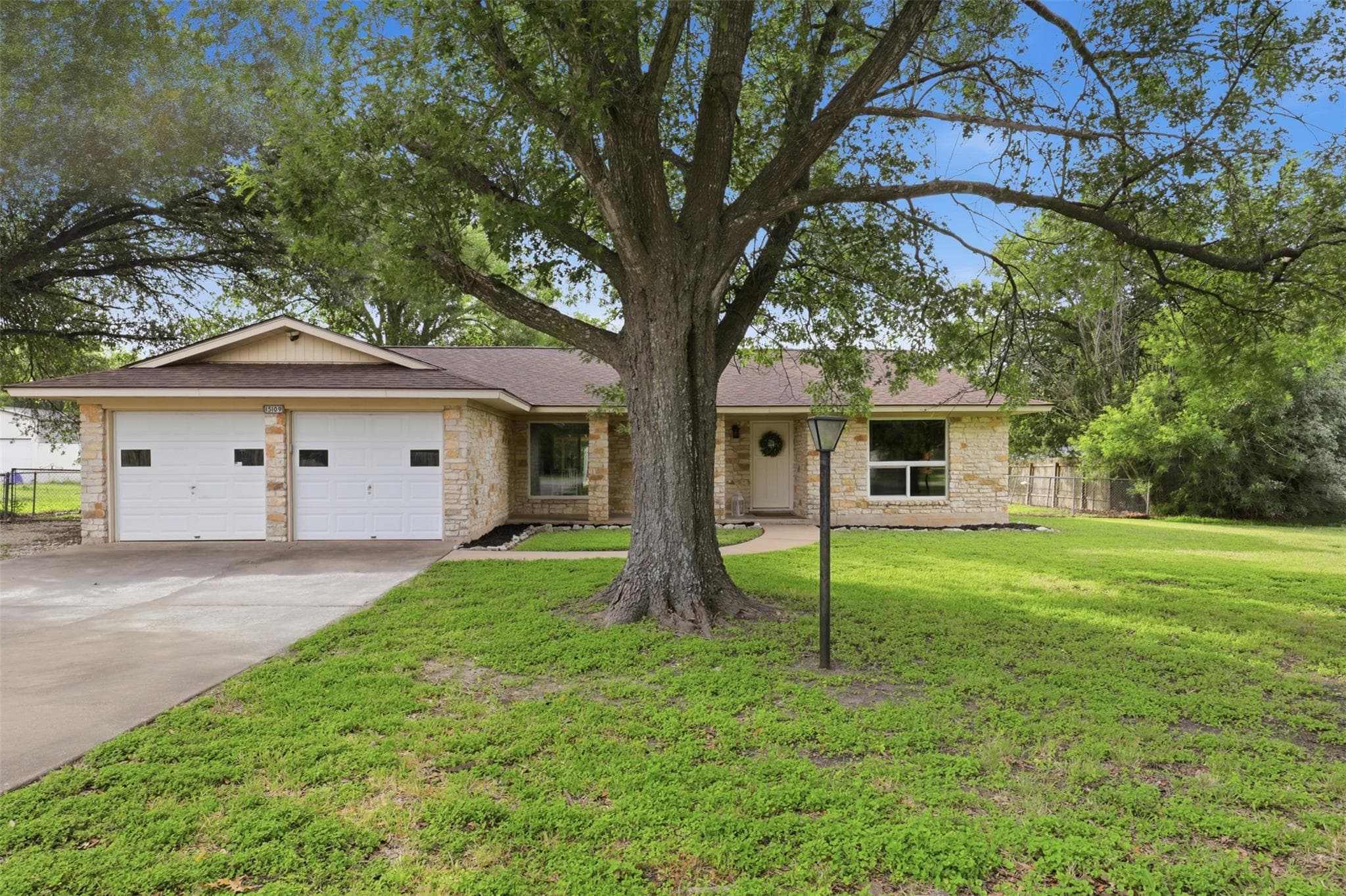 15109 Spring Hill Ln