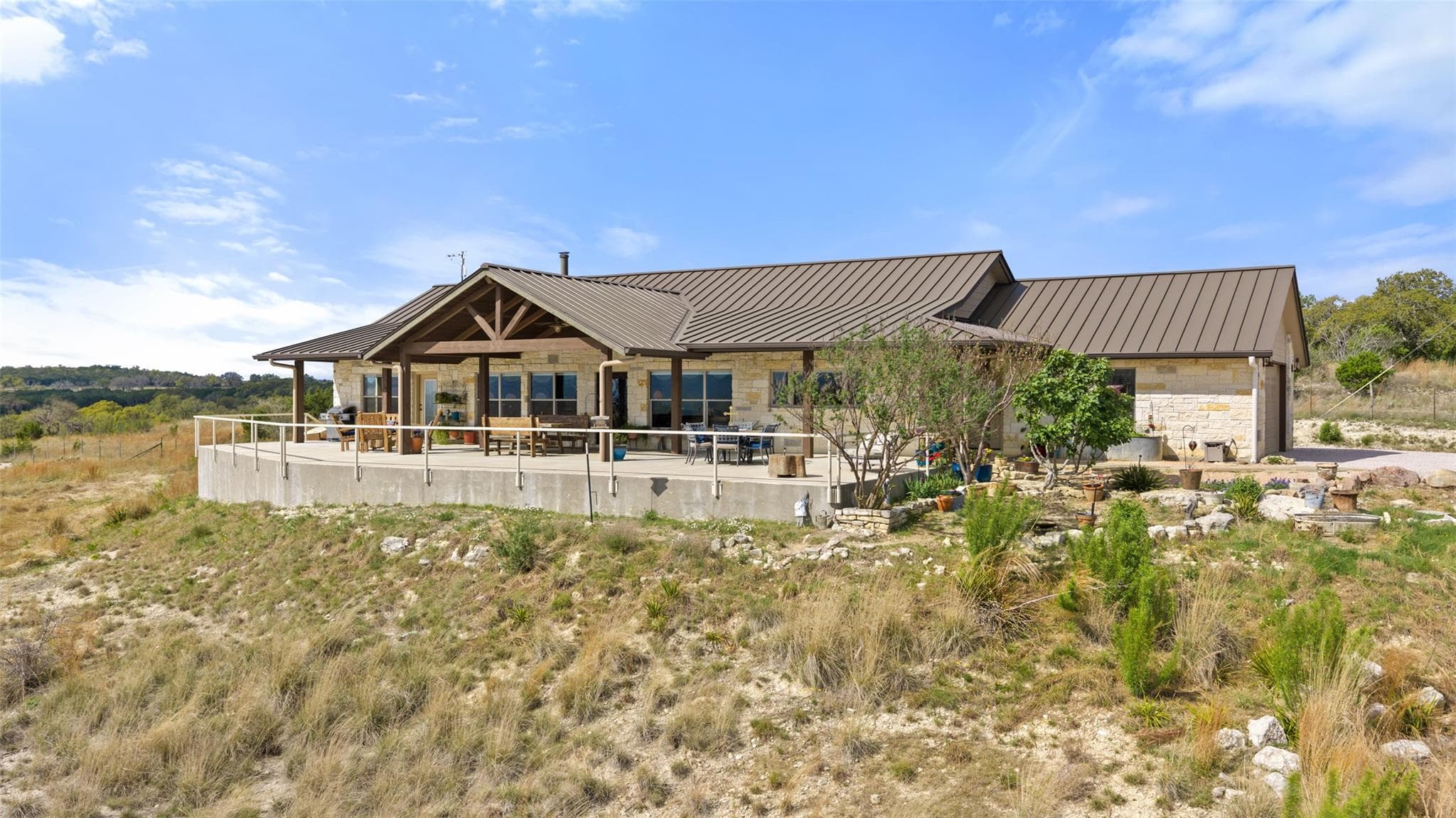 546 Lazy Oak Rd