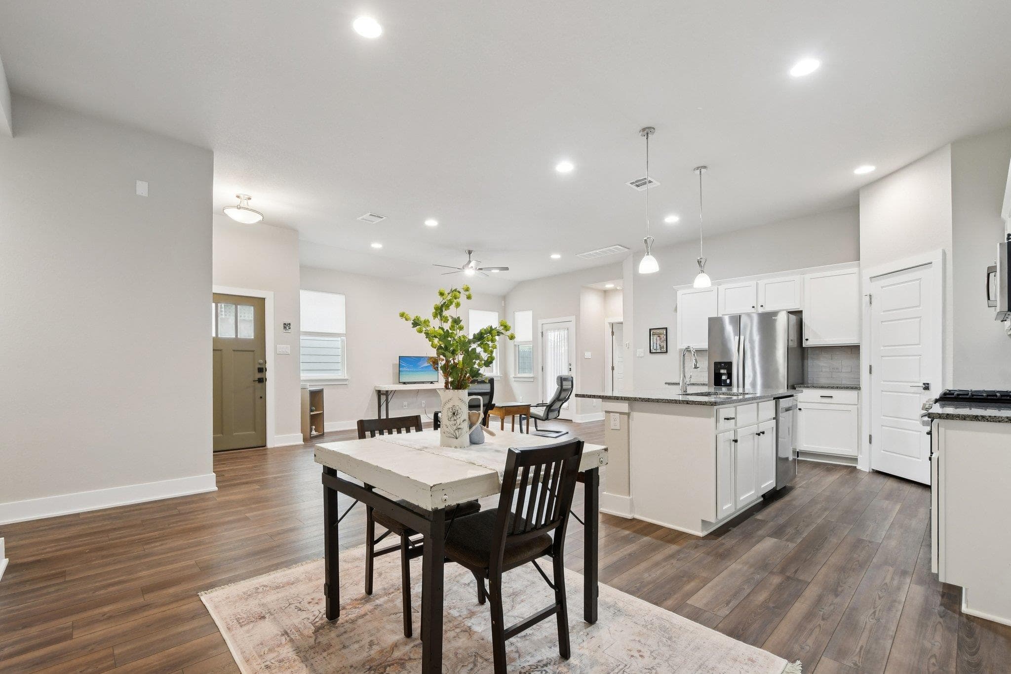 504 Peace Dr