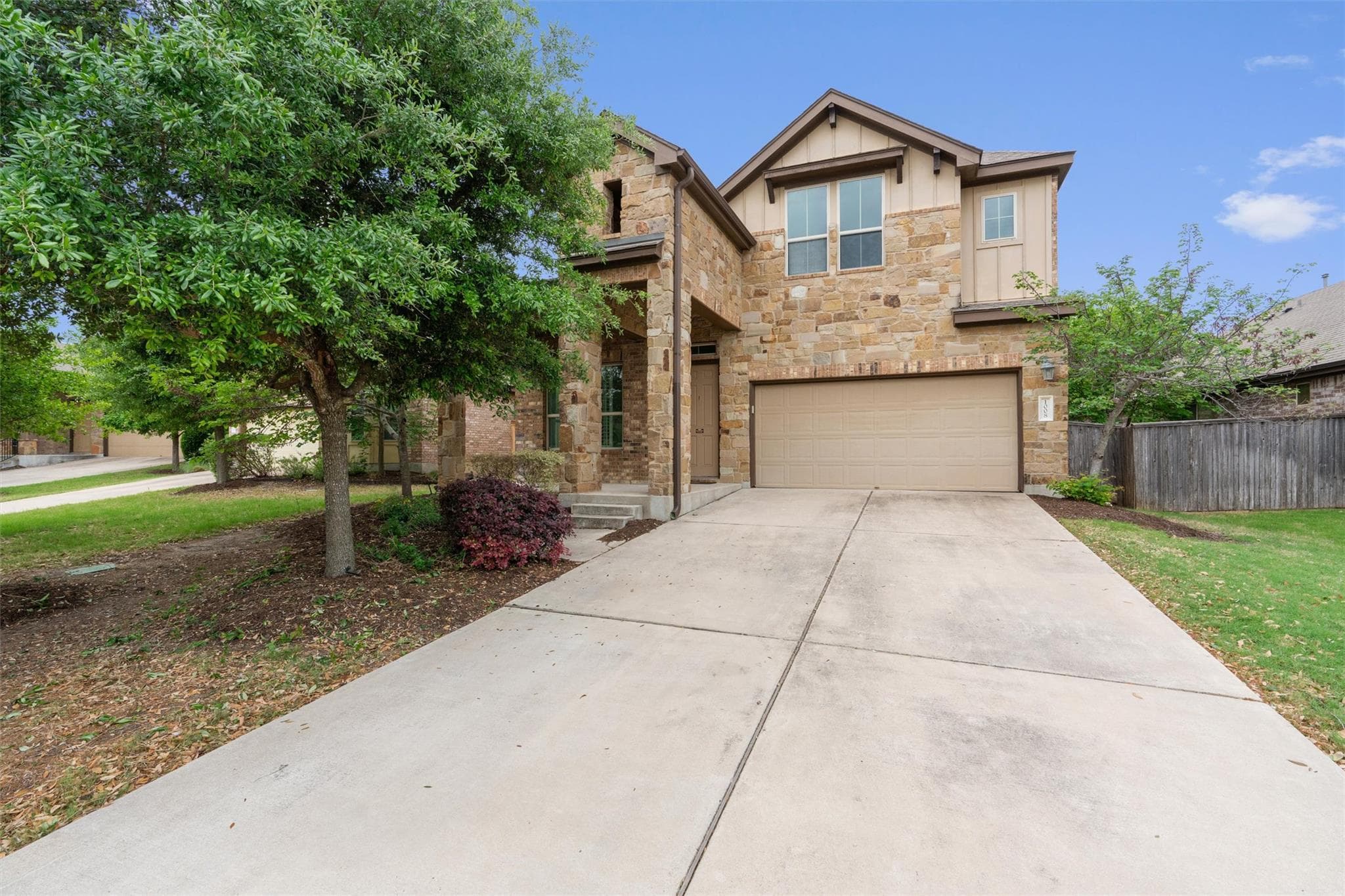 1008 Clearwing Cir