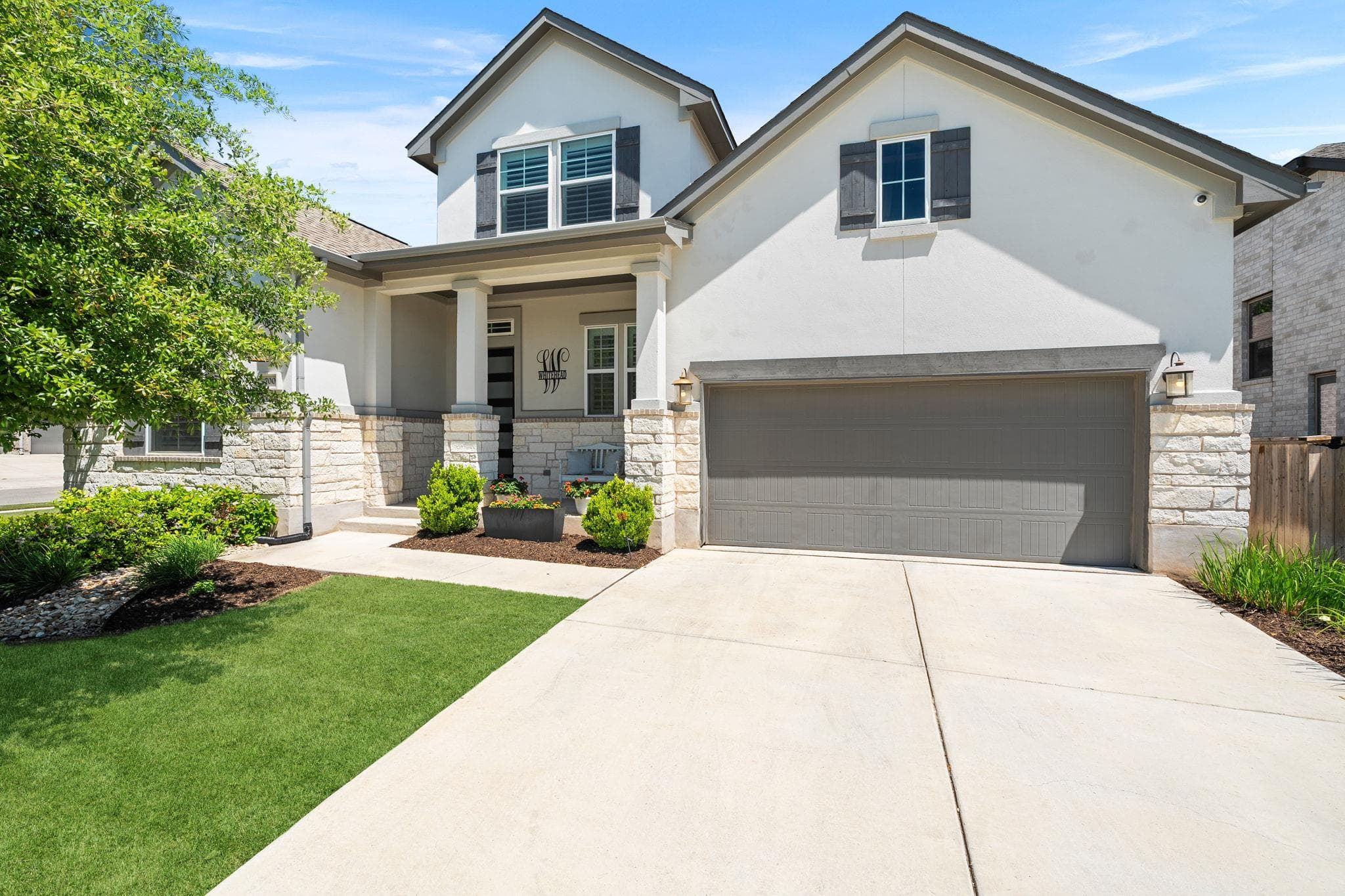 700 Whitetail Dr