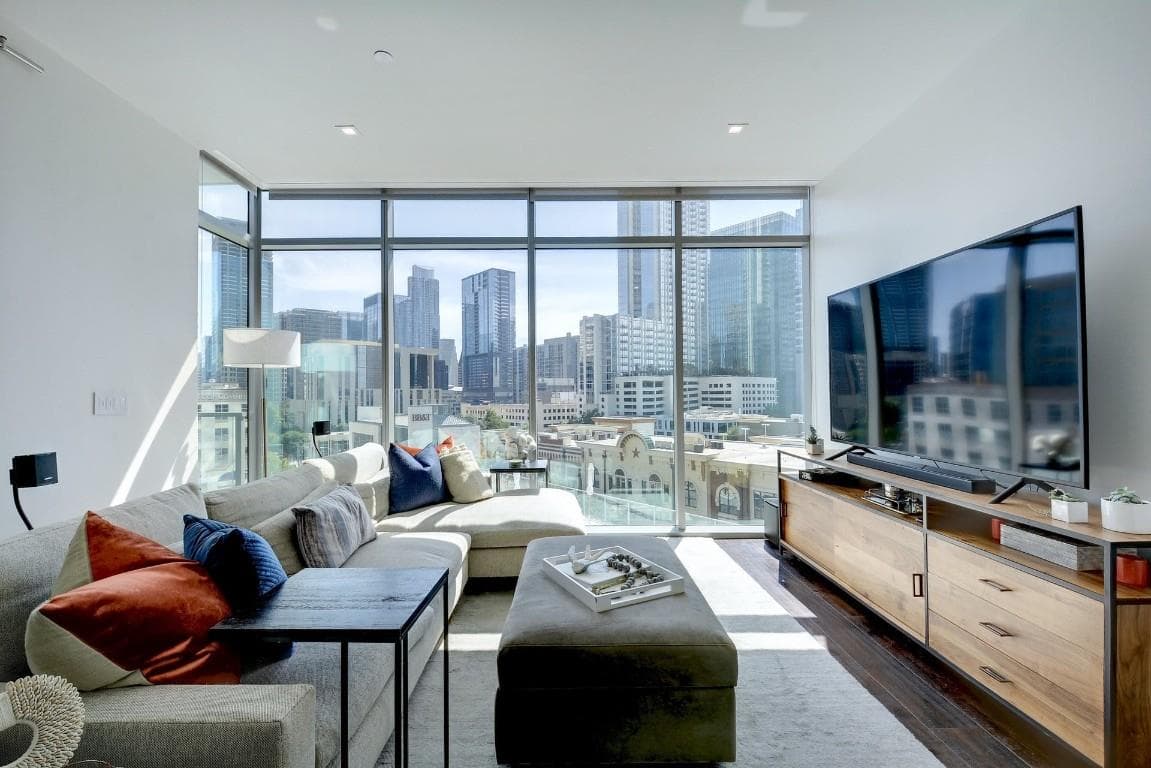 501 West Ave #703