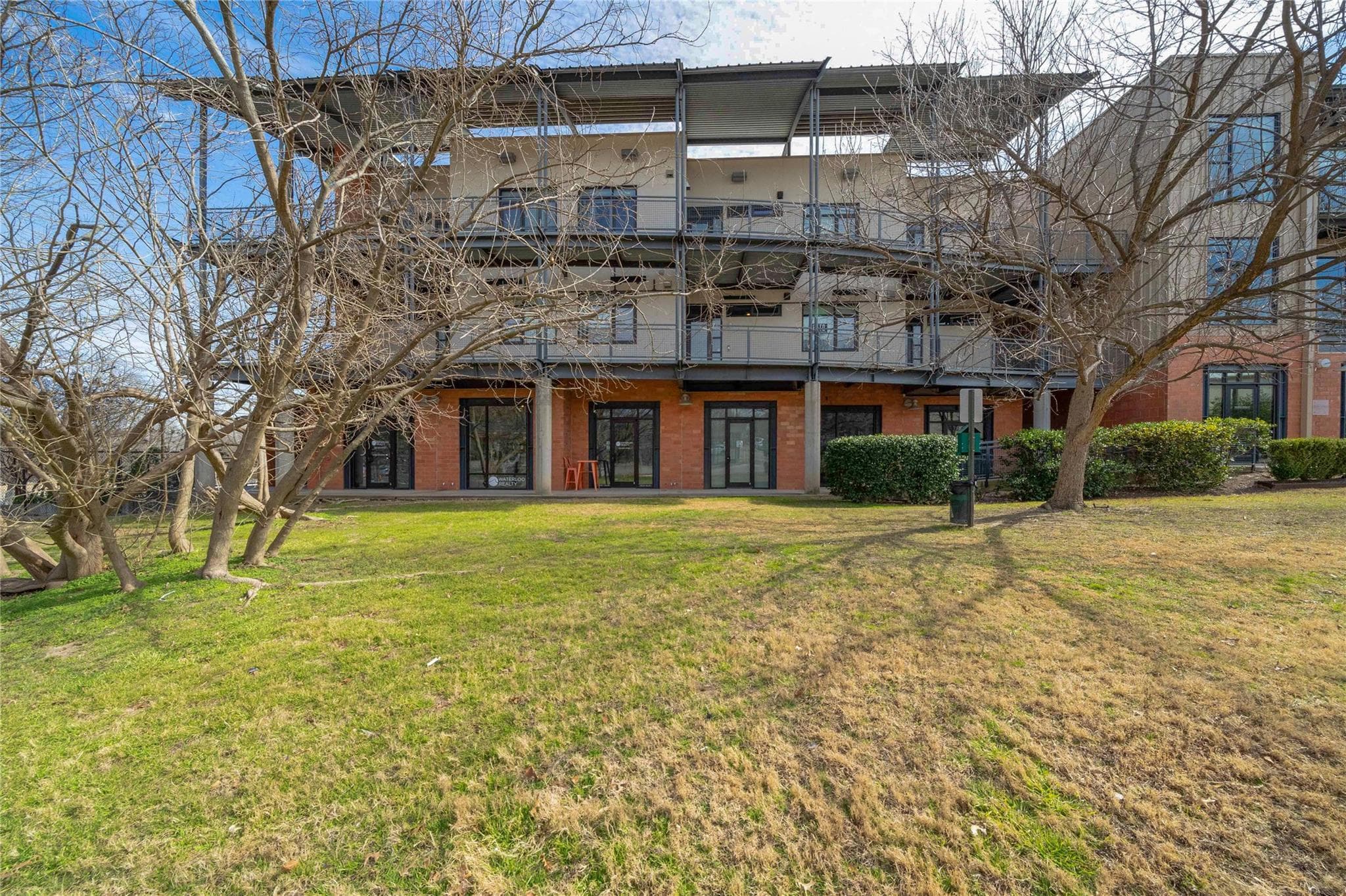 2525 S Lamar Blvd #304