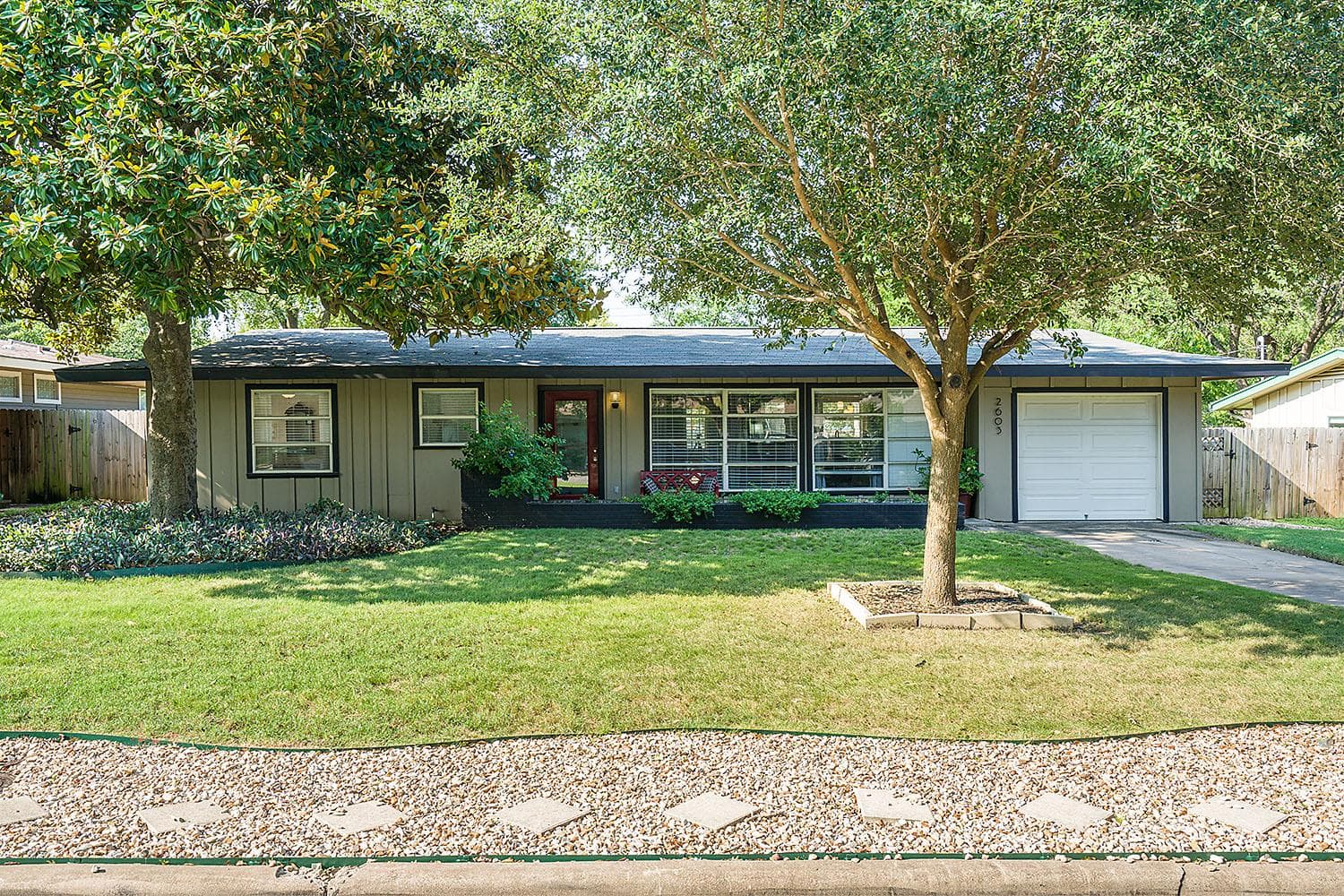 2603 Albata Ave