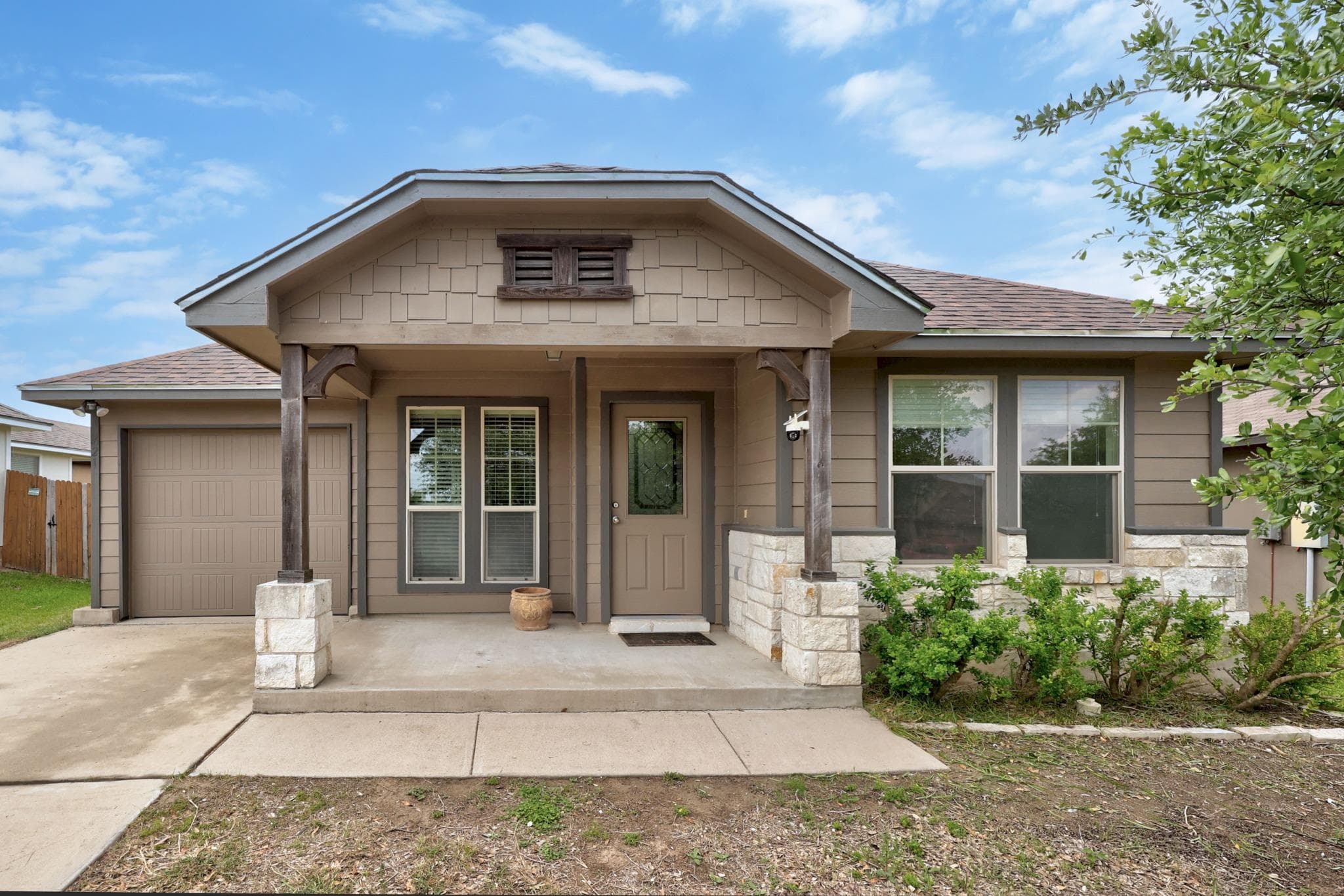 621 Amber Ln