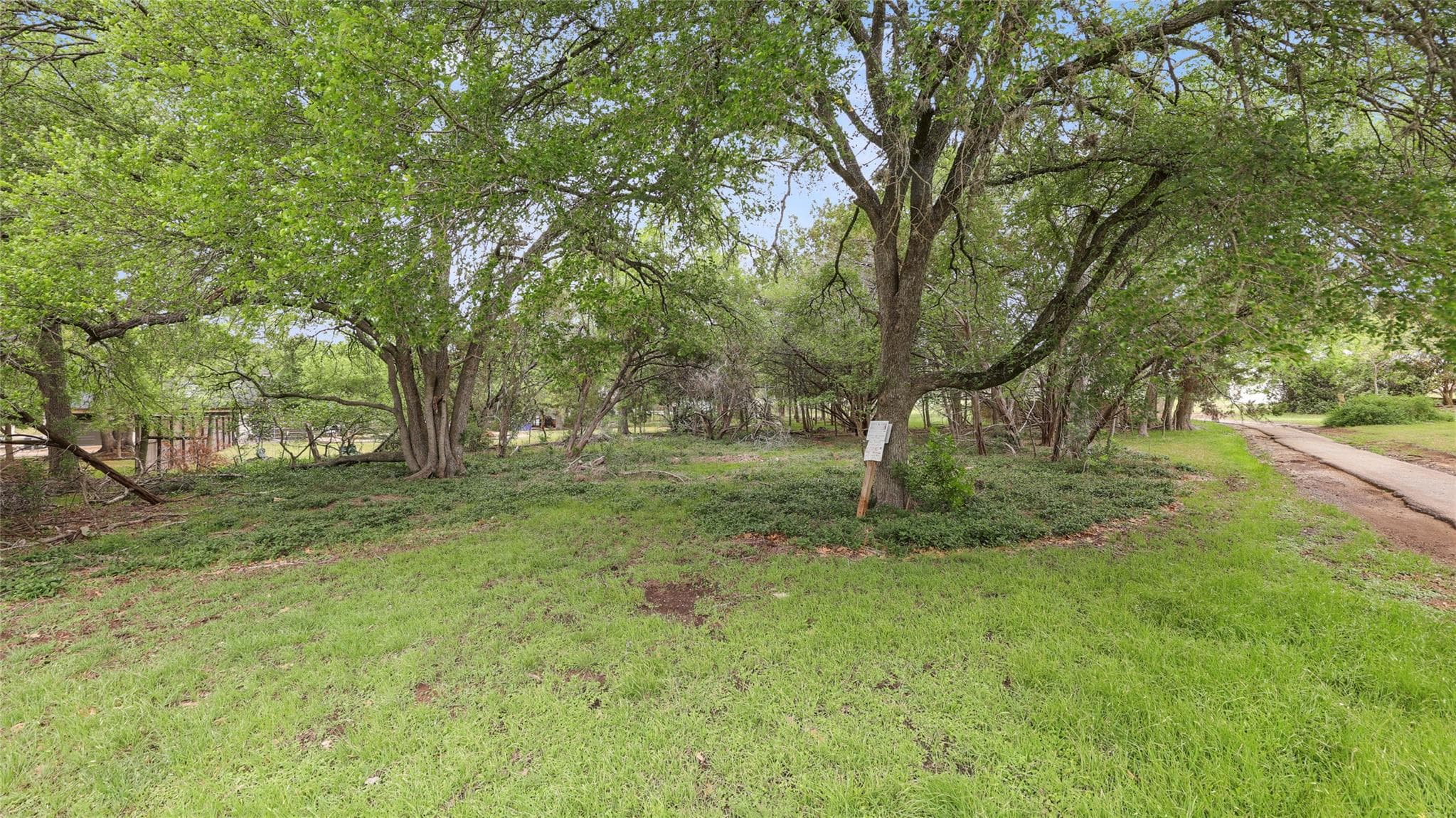 101 BROOKHOLLOW Dr