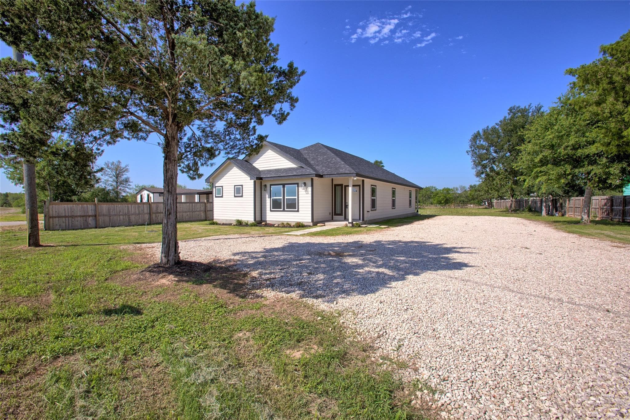956 S Highway 304 Hwy