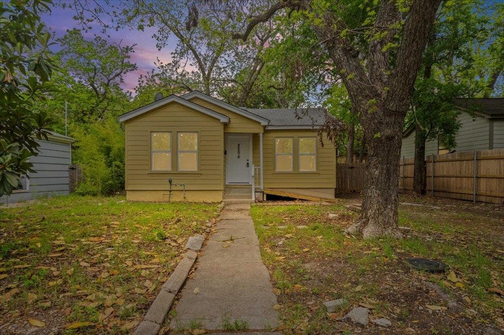2206 Rountree Dr