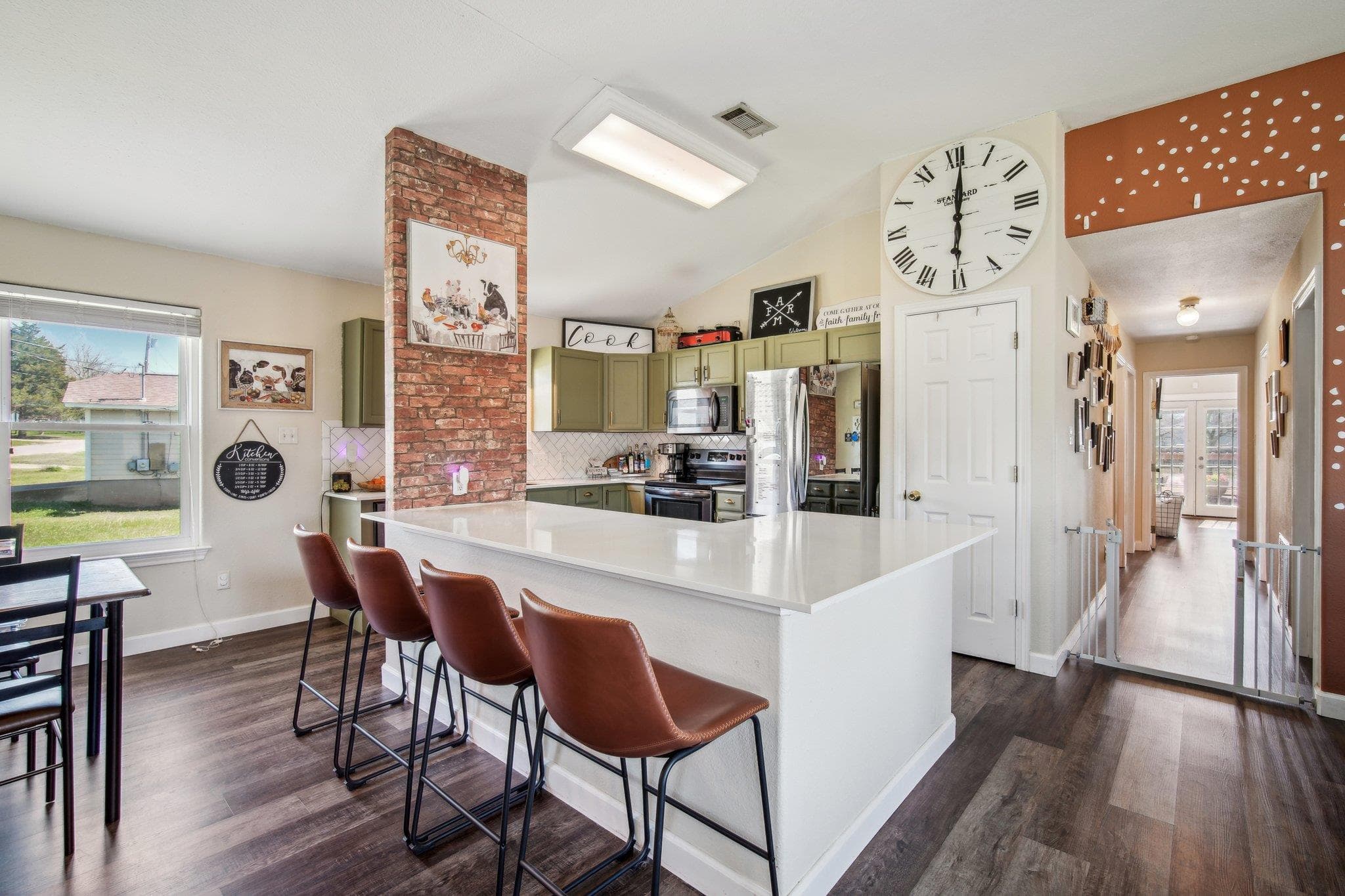 107 Hawea Ln