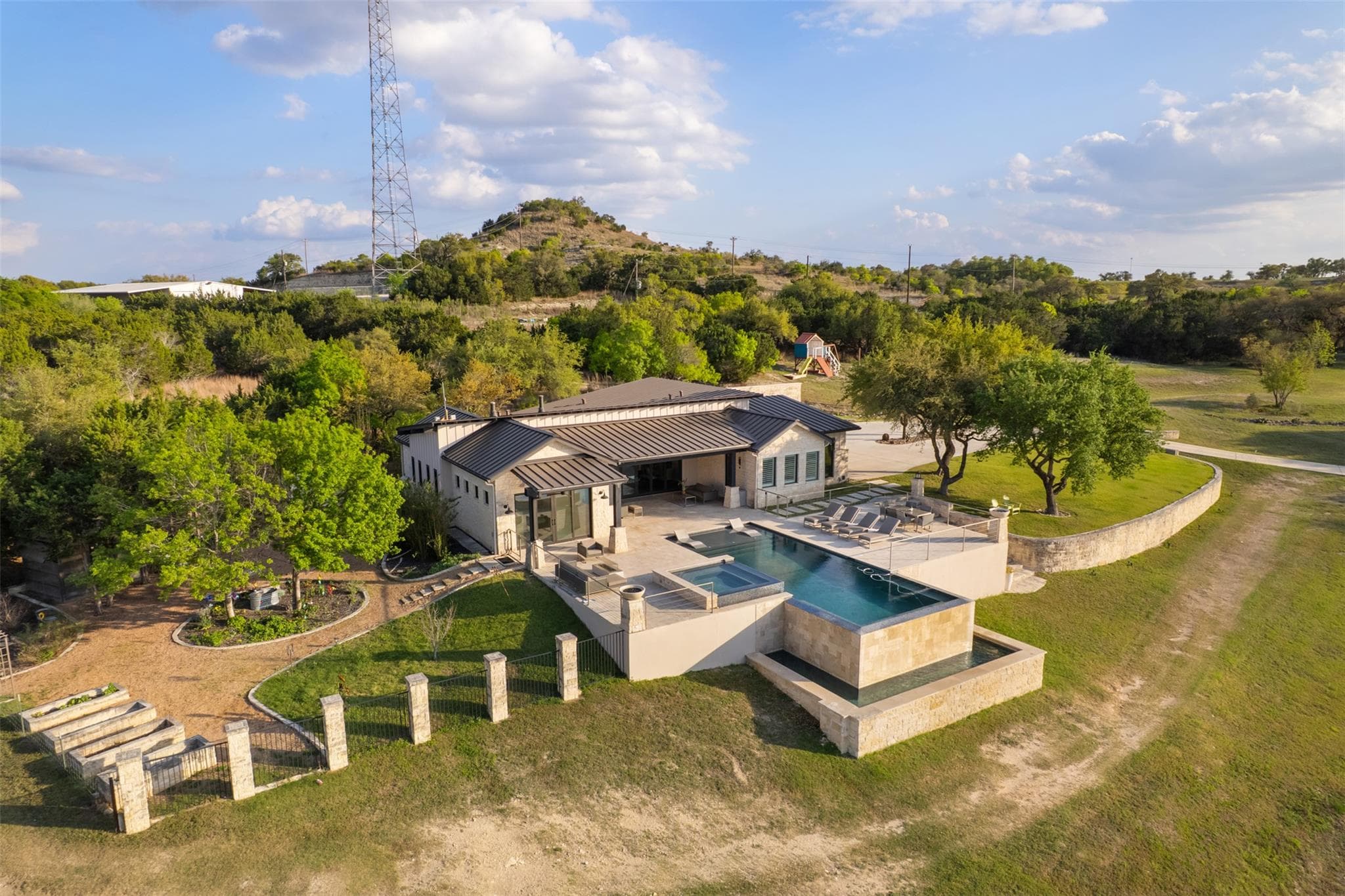 421 Rolling Hills Rd