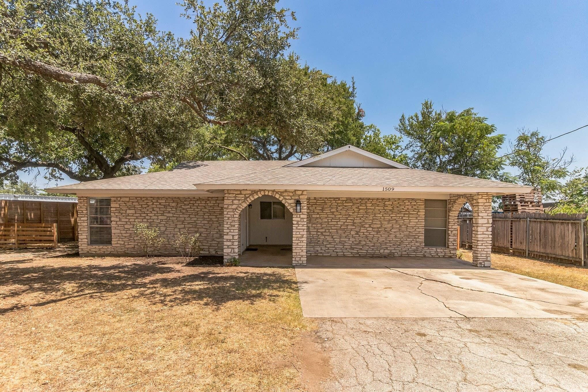 1509 Park Ln