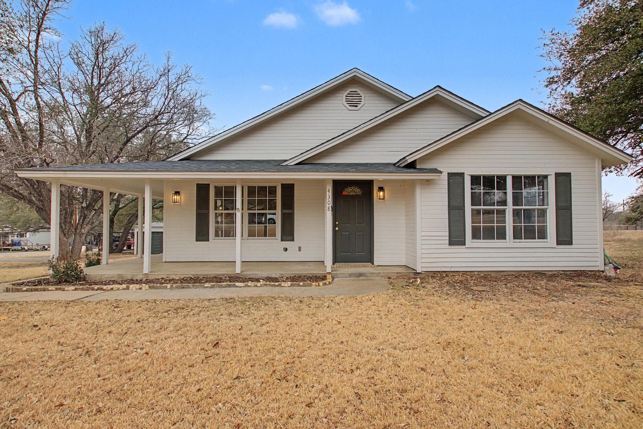 4308 Mountain View Dr