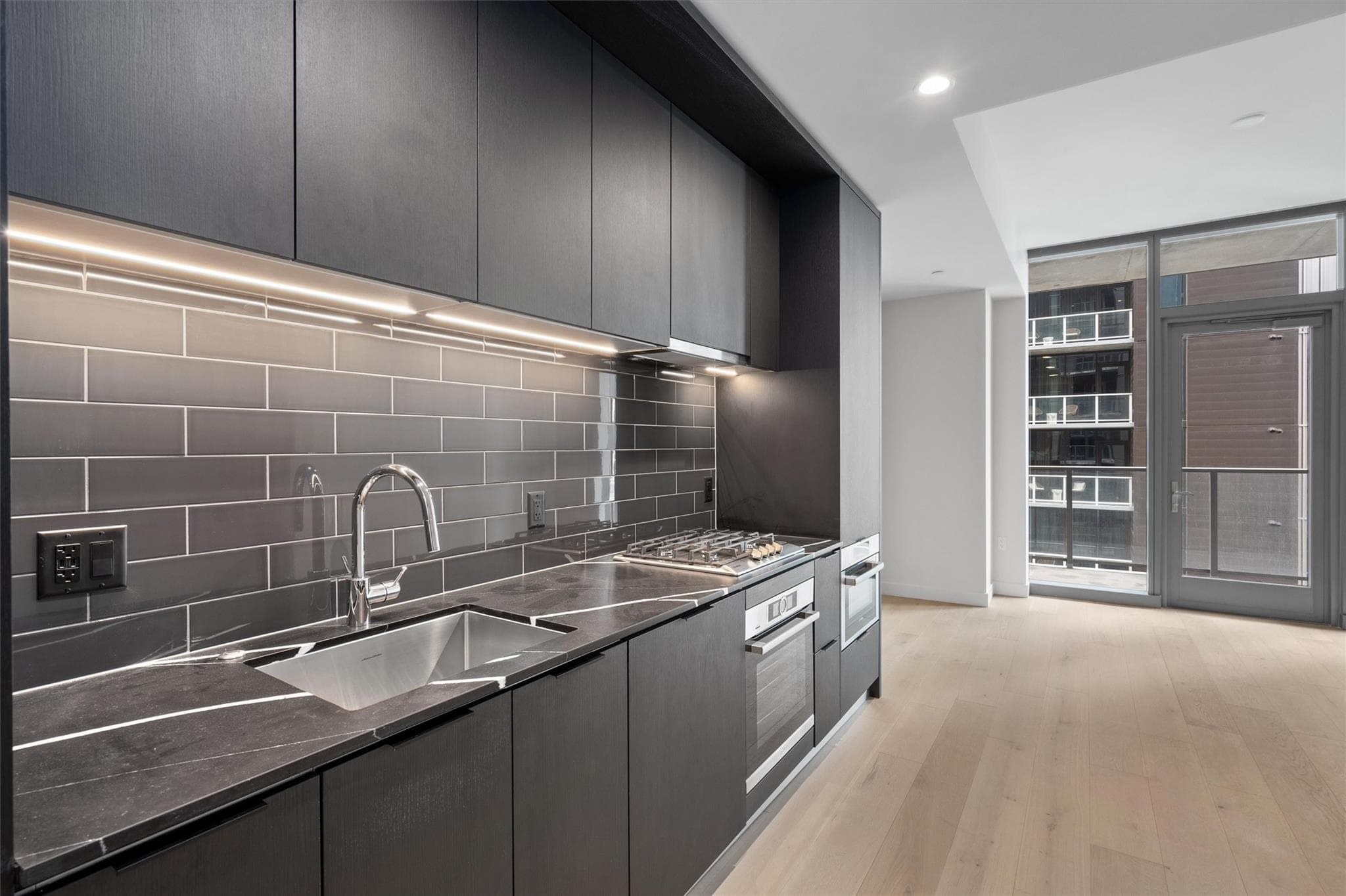 44 East Ave #2306