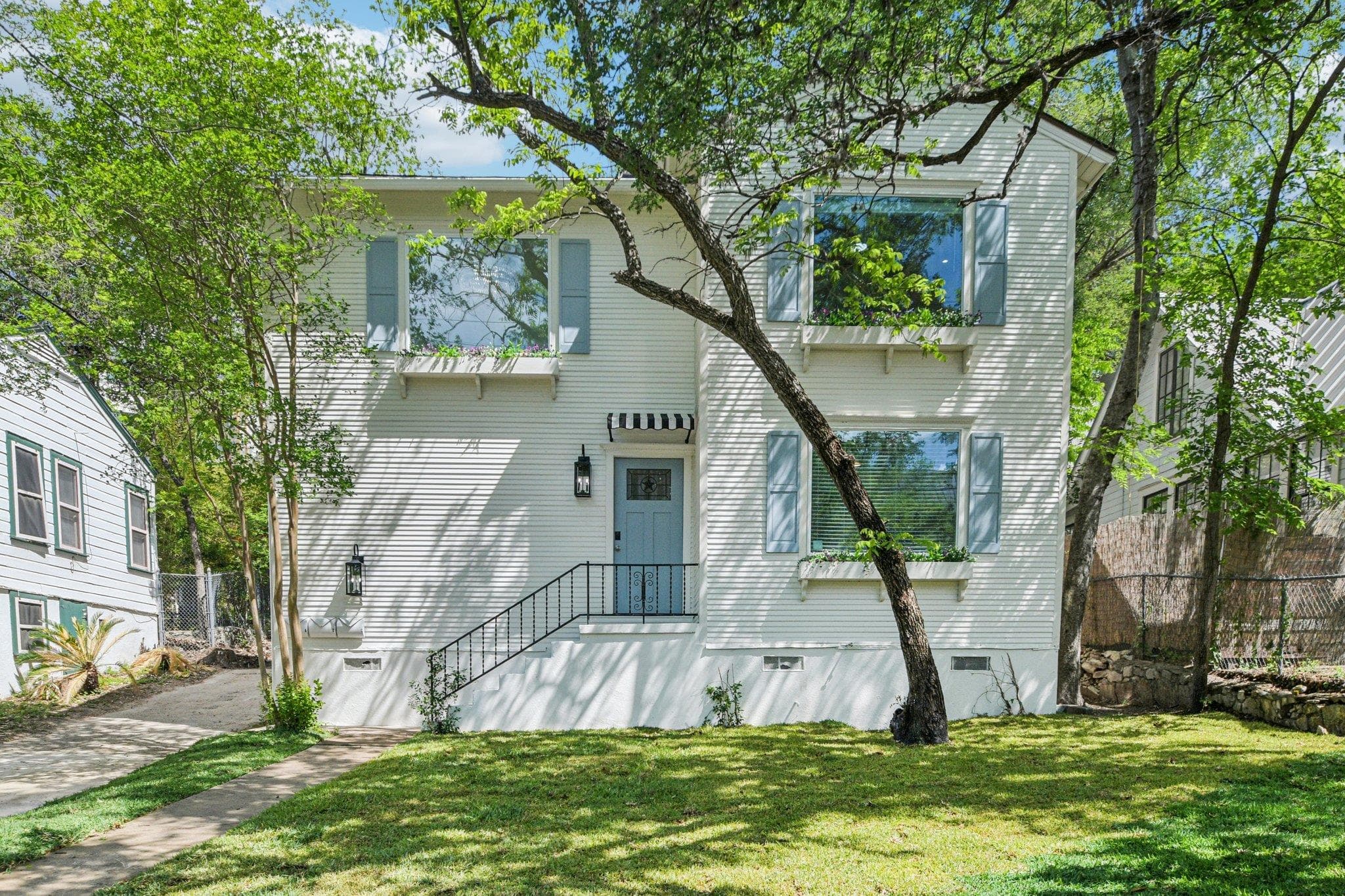 1205 Alta Vista Ave #A
