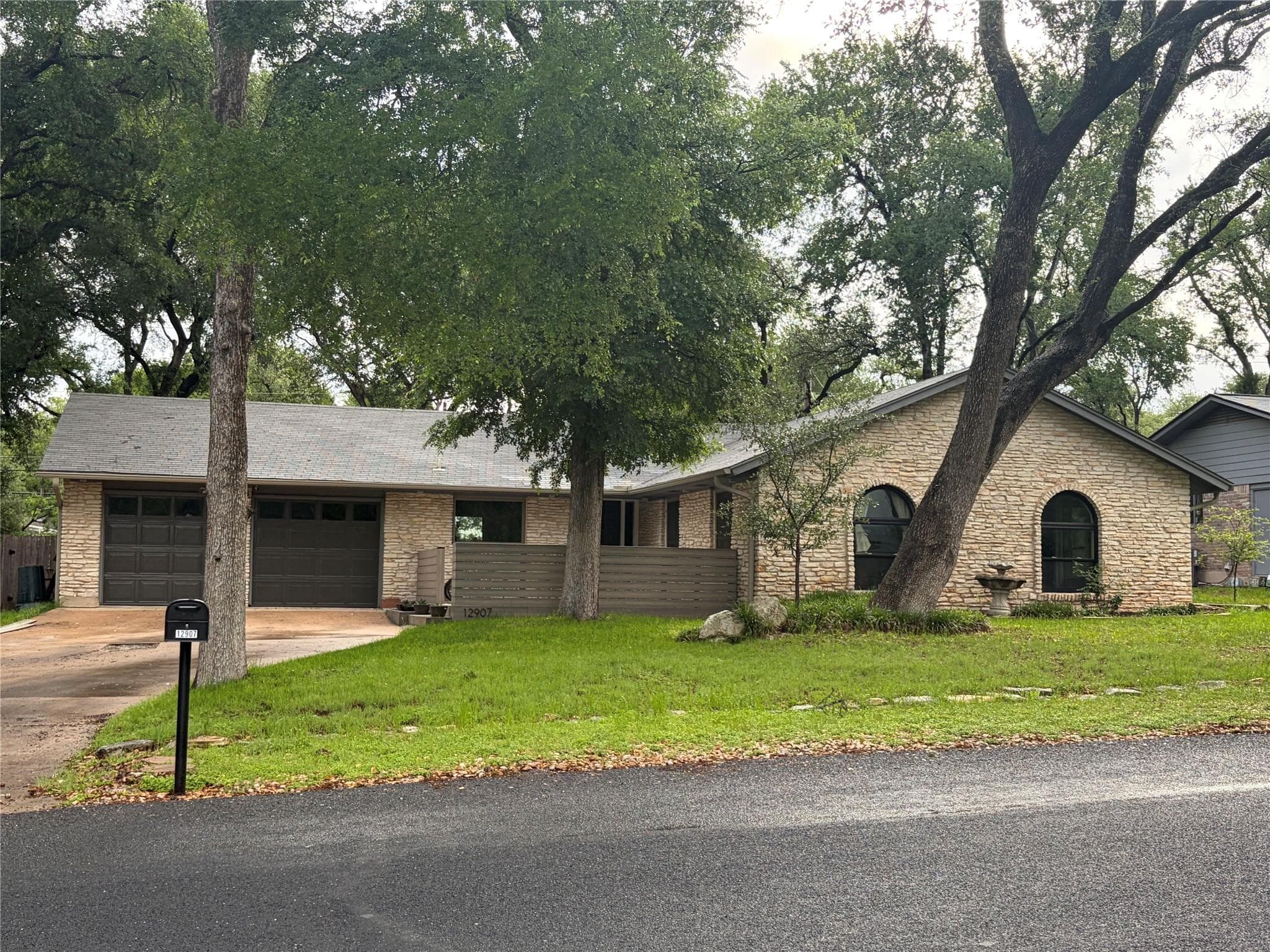 12907 Springvale Dr