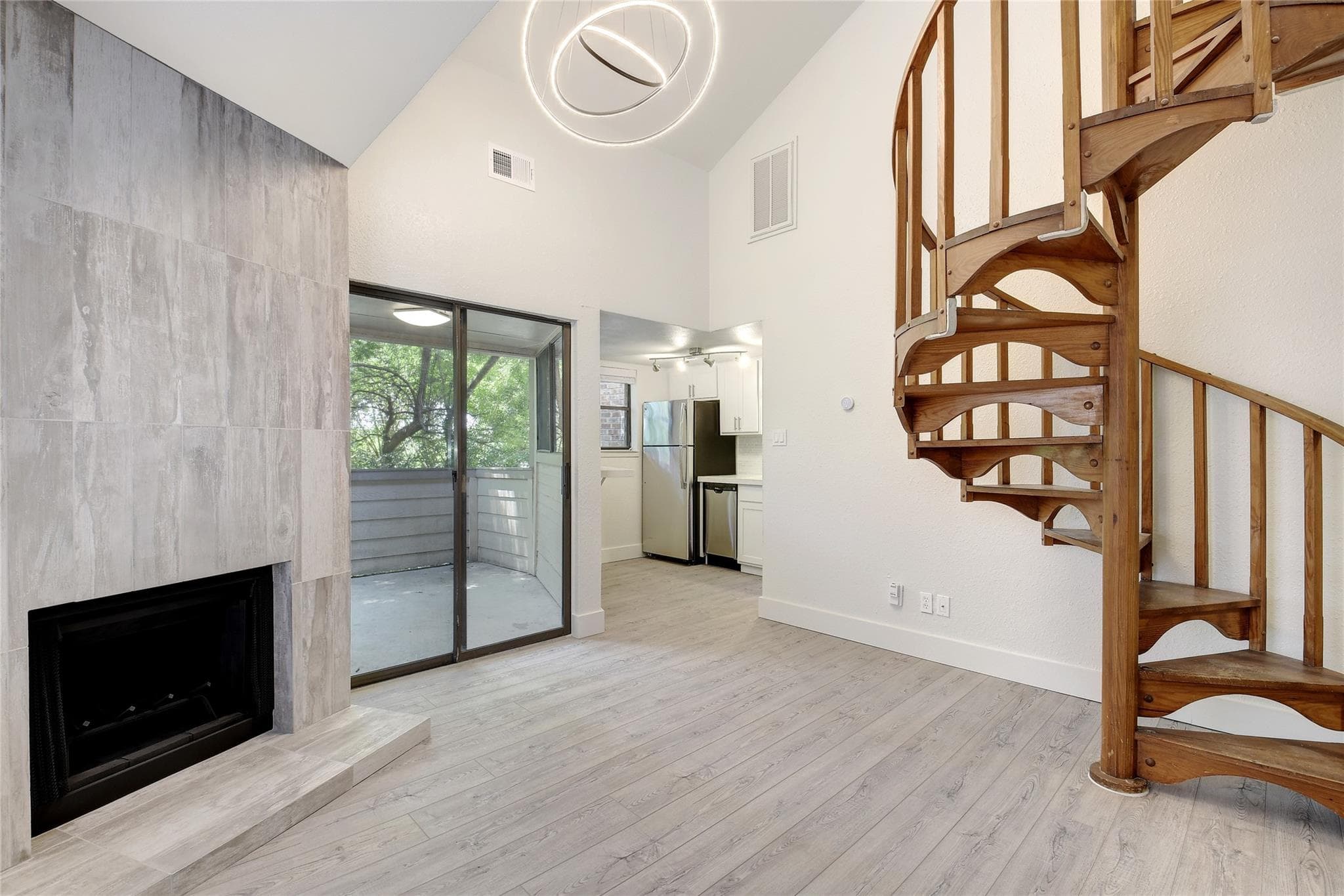 2500 Burleson Rd #719