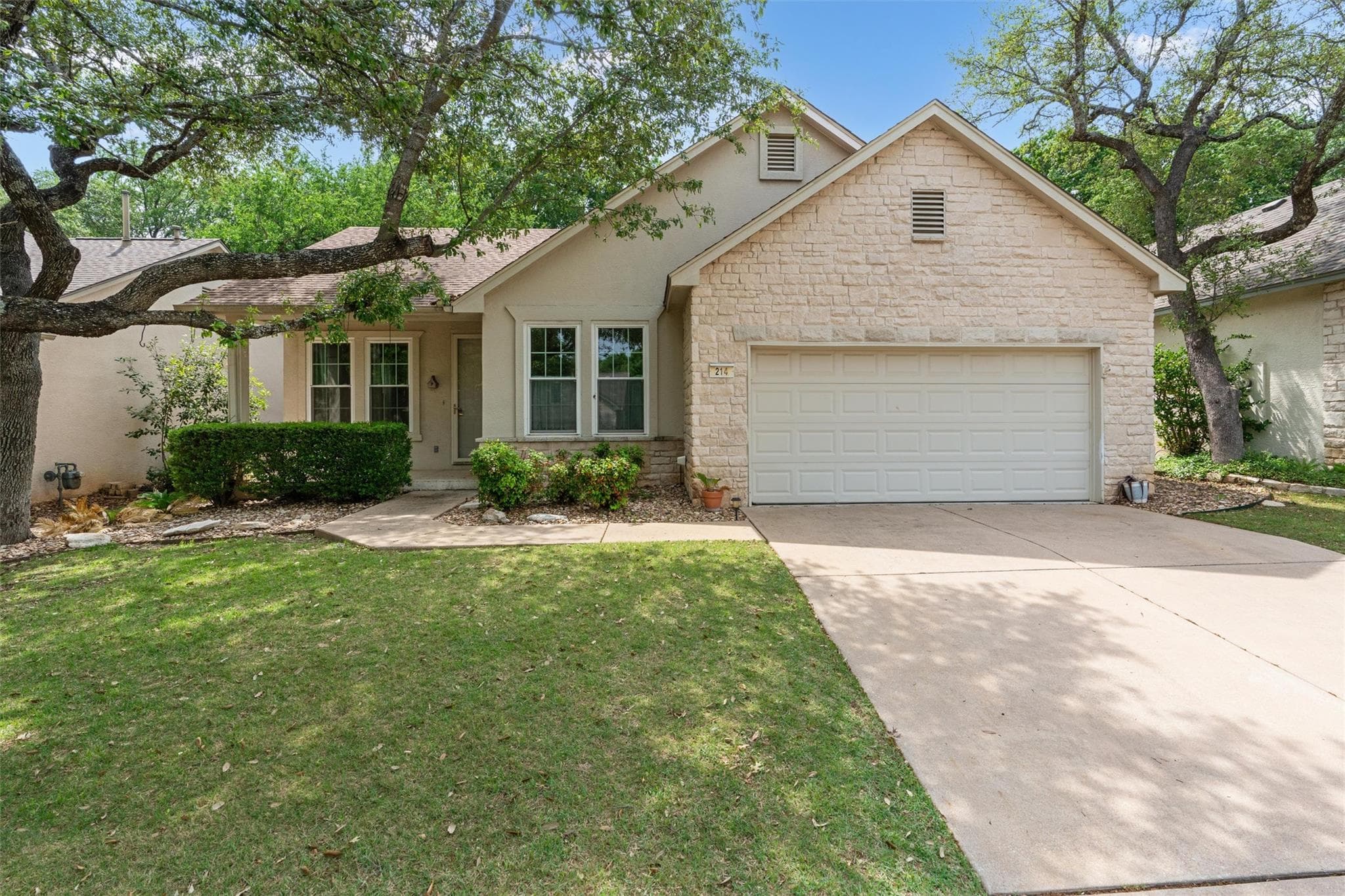 214 Whispering Wind Dr