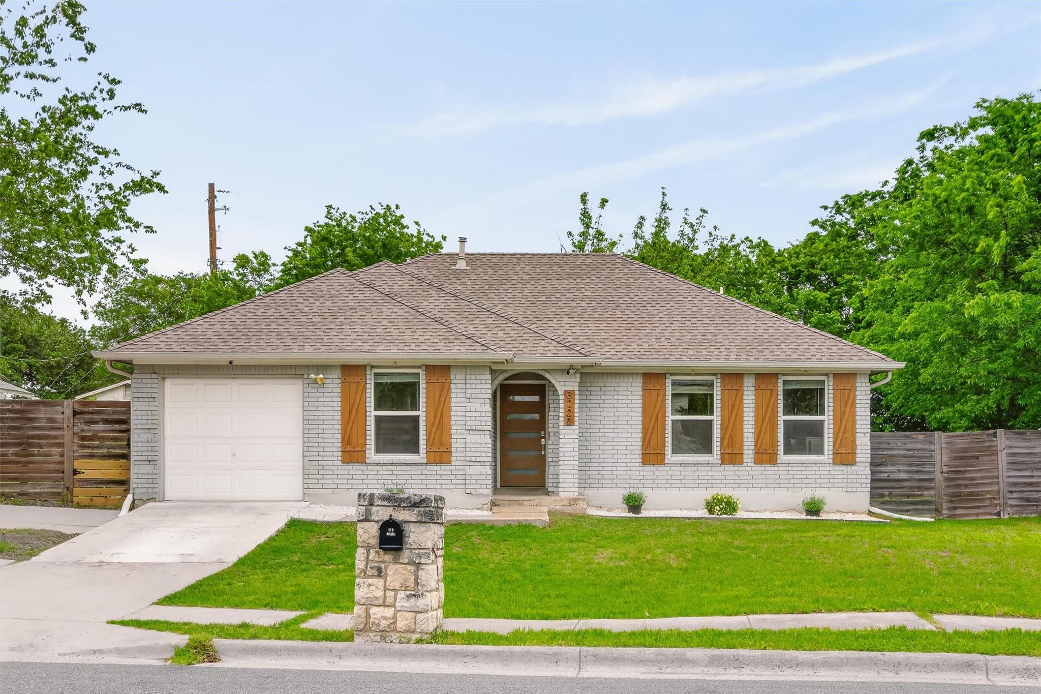 3202 Rockhurst Ln