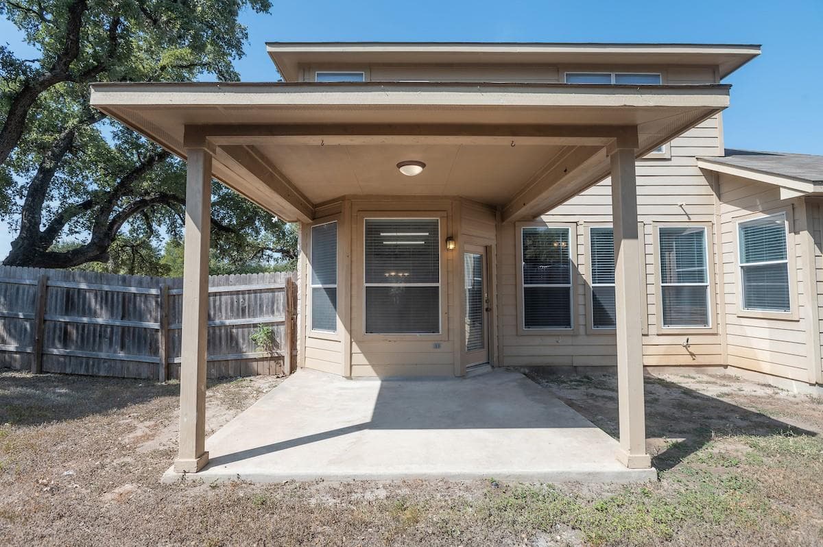 1612 Melissa Oaks Ln