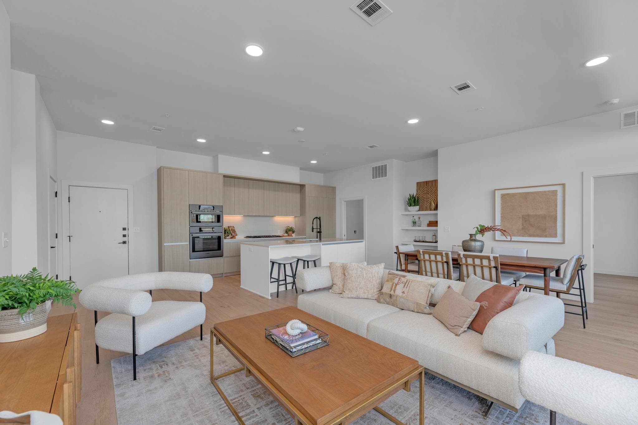 2209 S 1st St #403