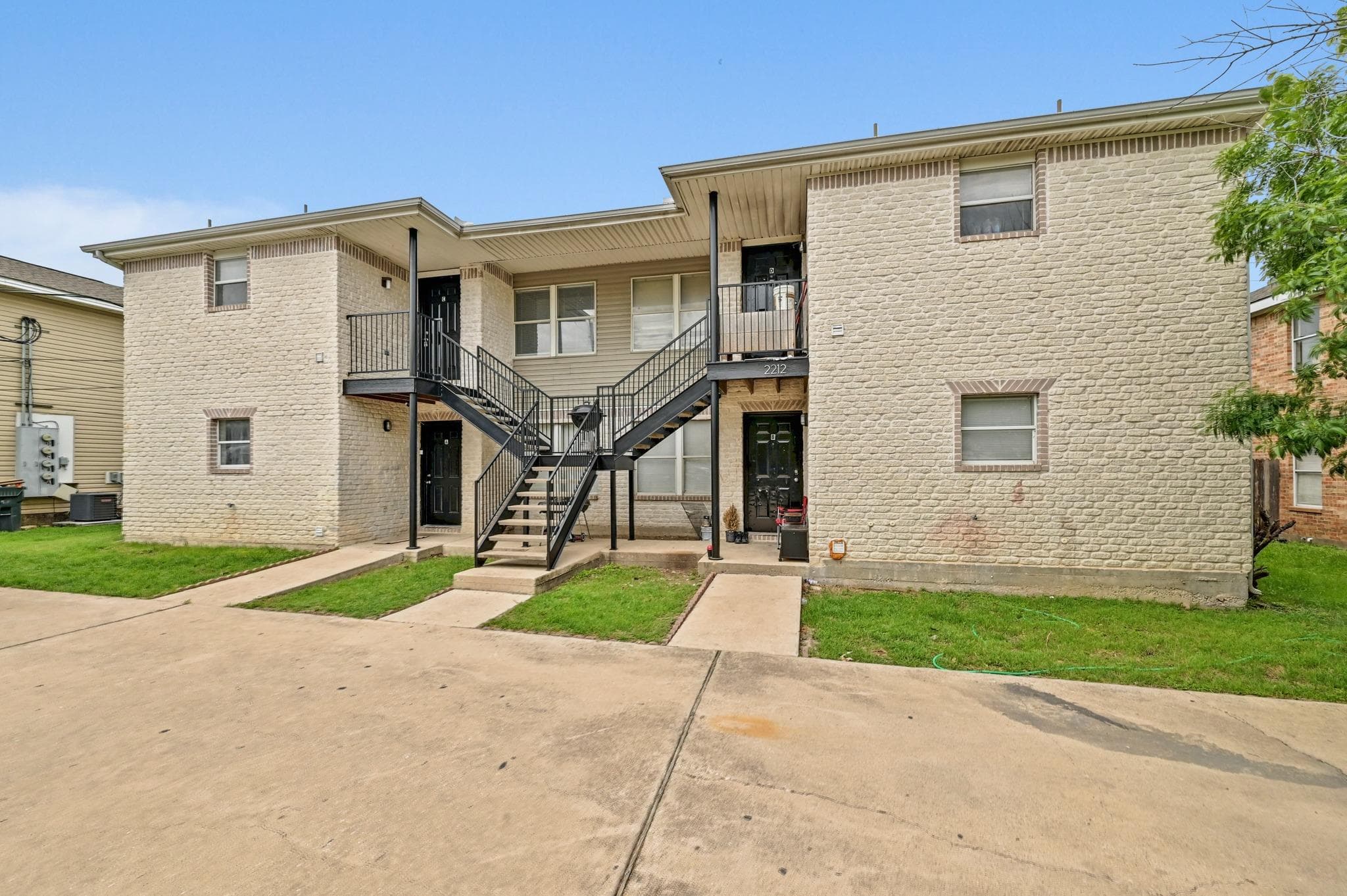 2212 Katy Ln