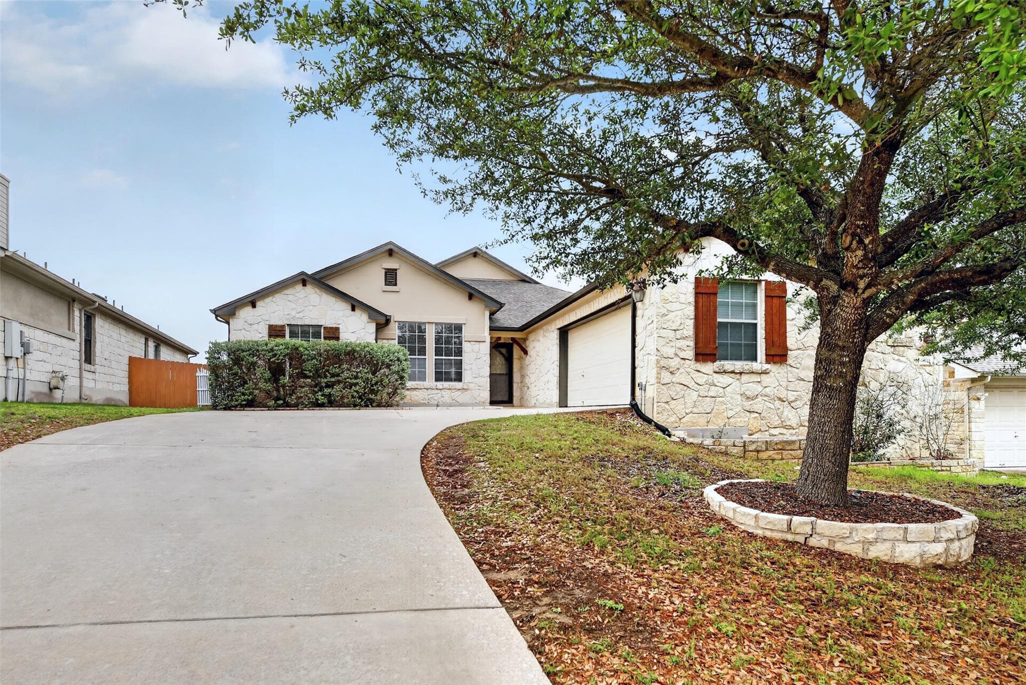 545 Manchester Ln