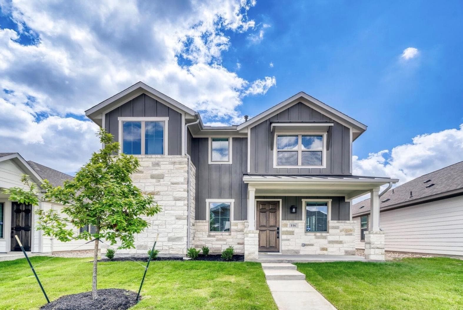 116 International St