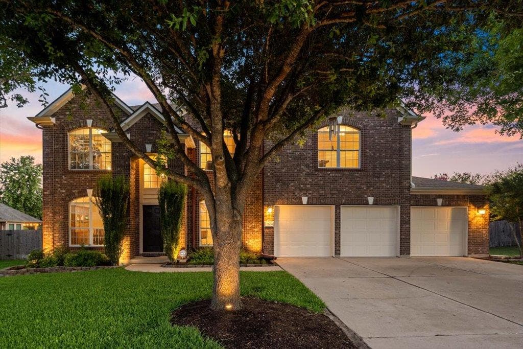 2809 Moving Water Ln