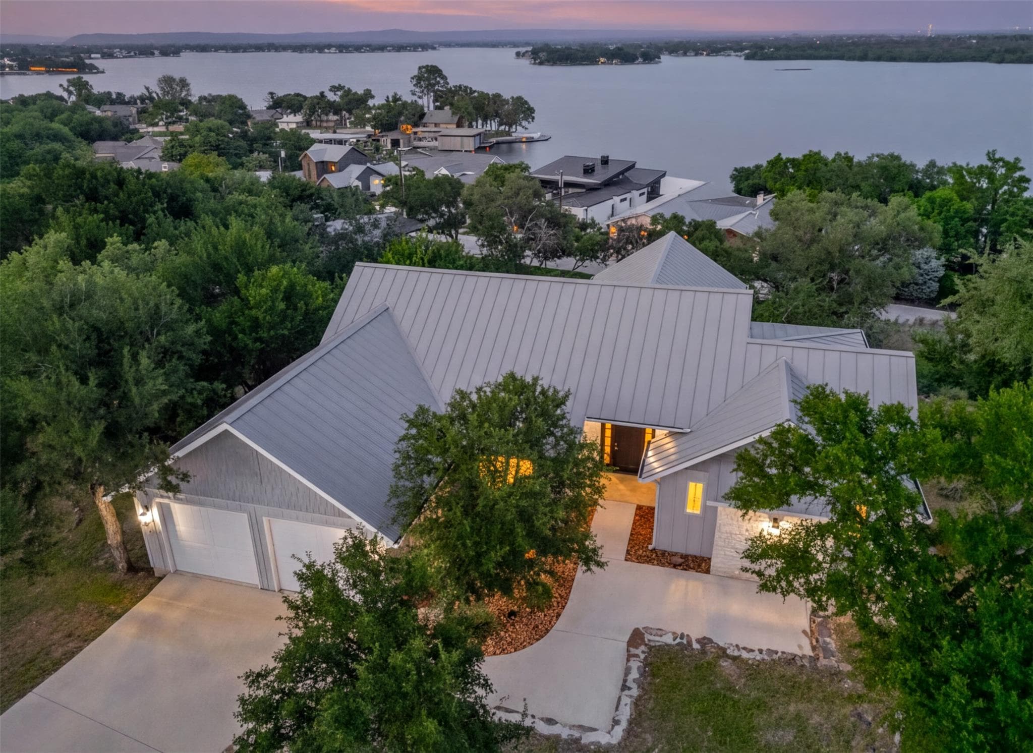 3413 Blue Lake Dr
