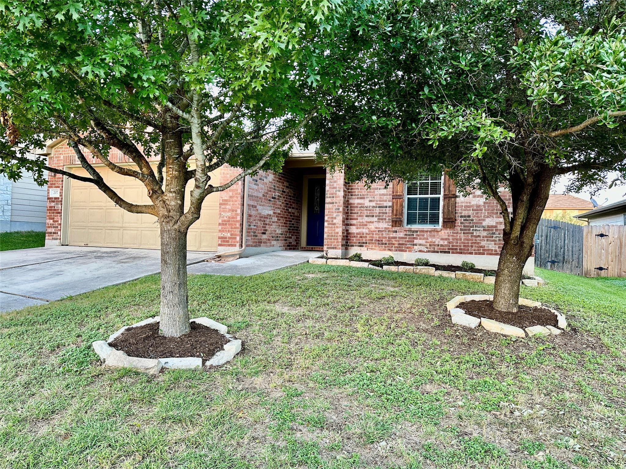 207 Dragon Ridge Rd