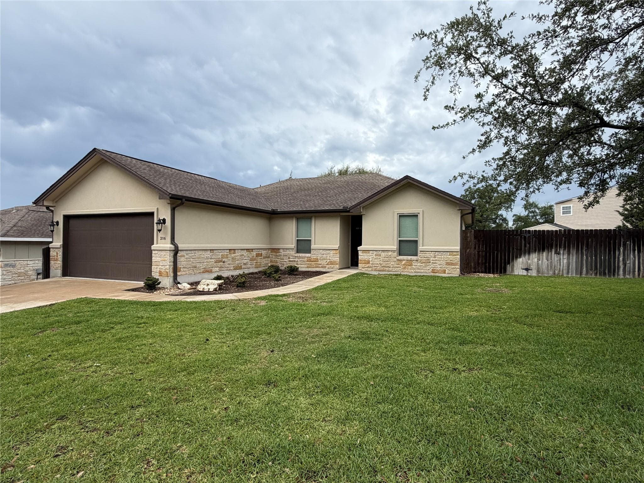 206 Fairway Cir