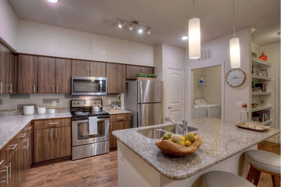 1200 Estancia Pkwy #615