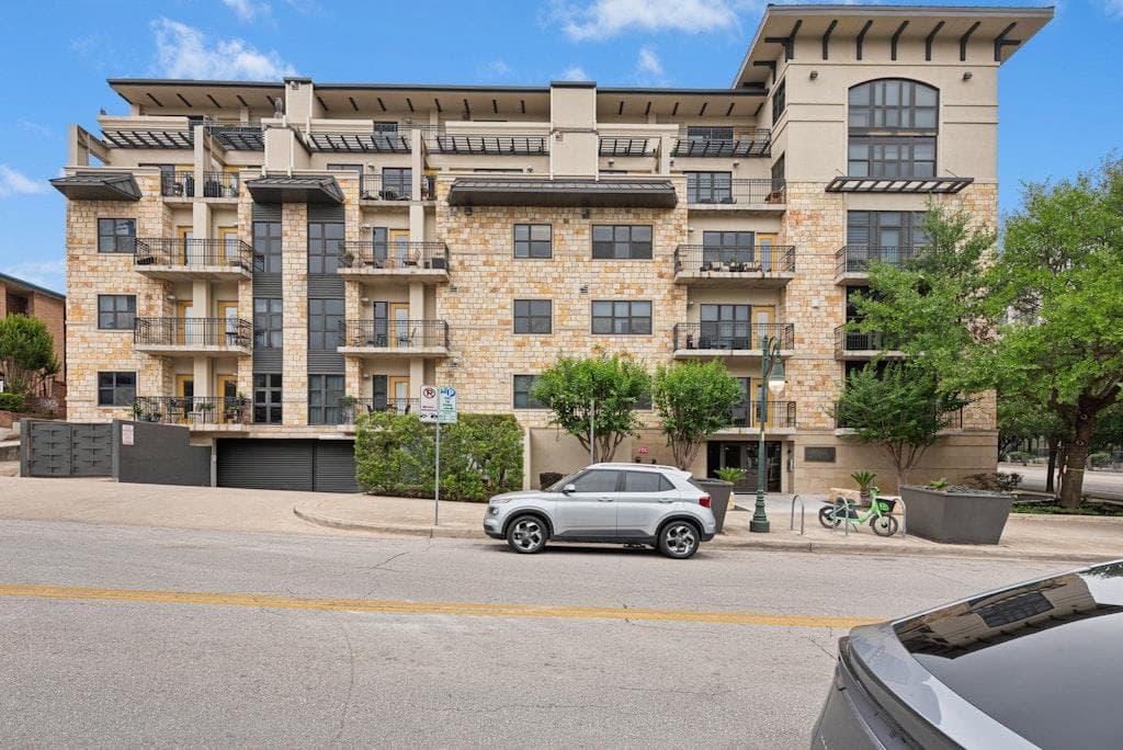 1812 West Ave #200