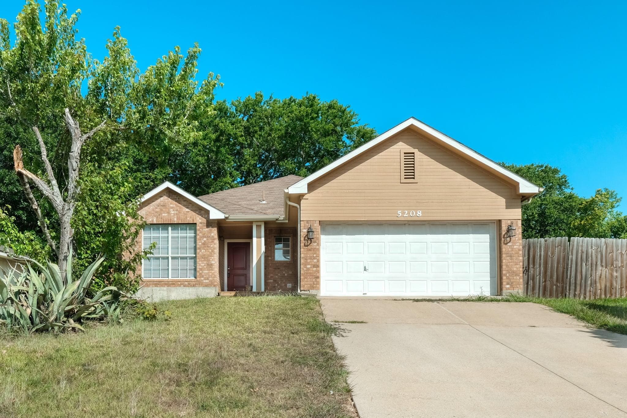 5208 Walnut Grove Ct
