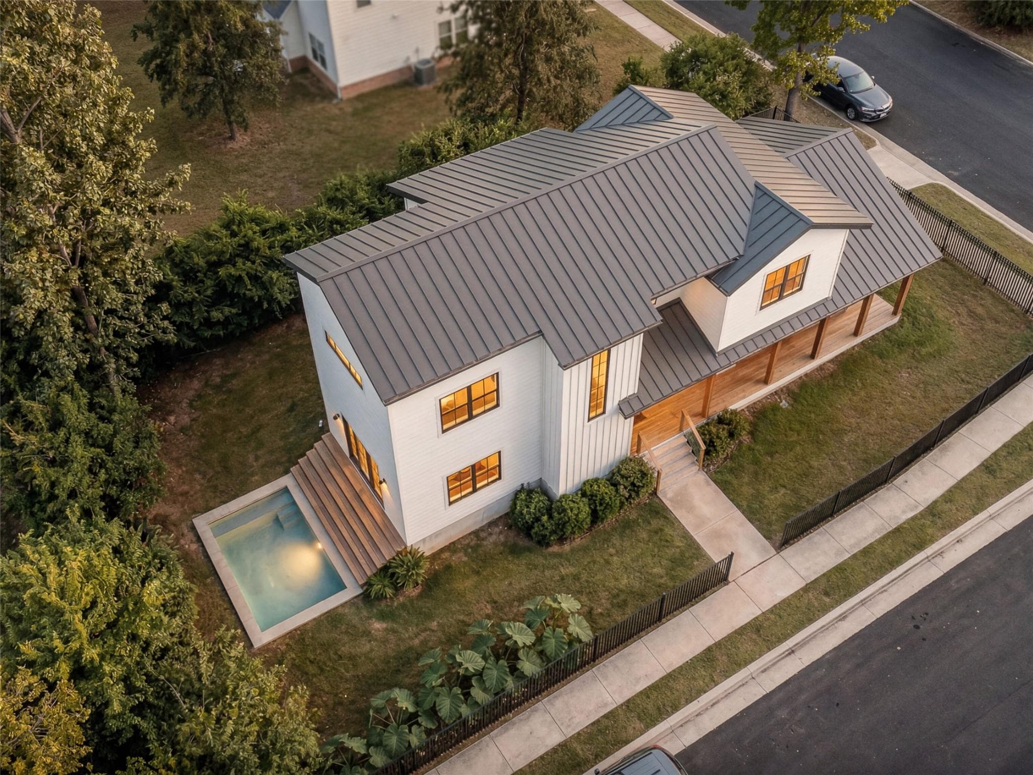 514 E Live Oak St