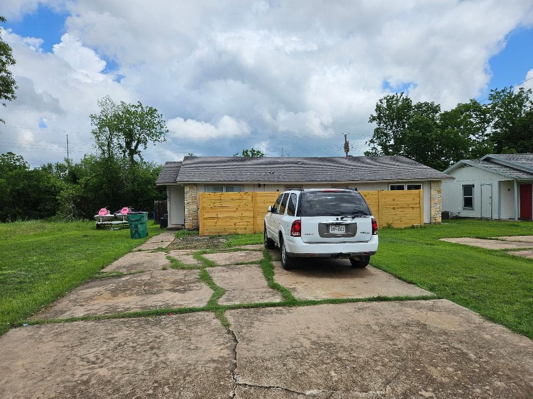 516 Lenora Dr
