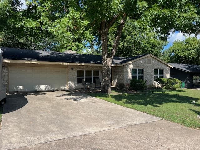 2606 Loyola Ln