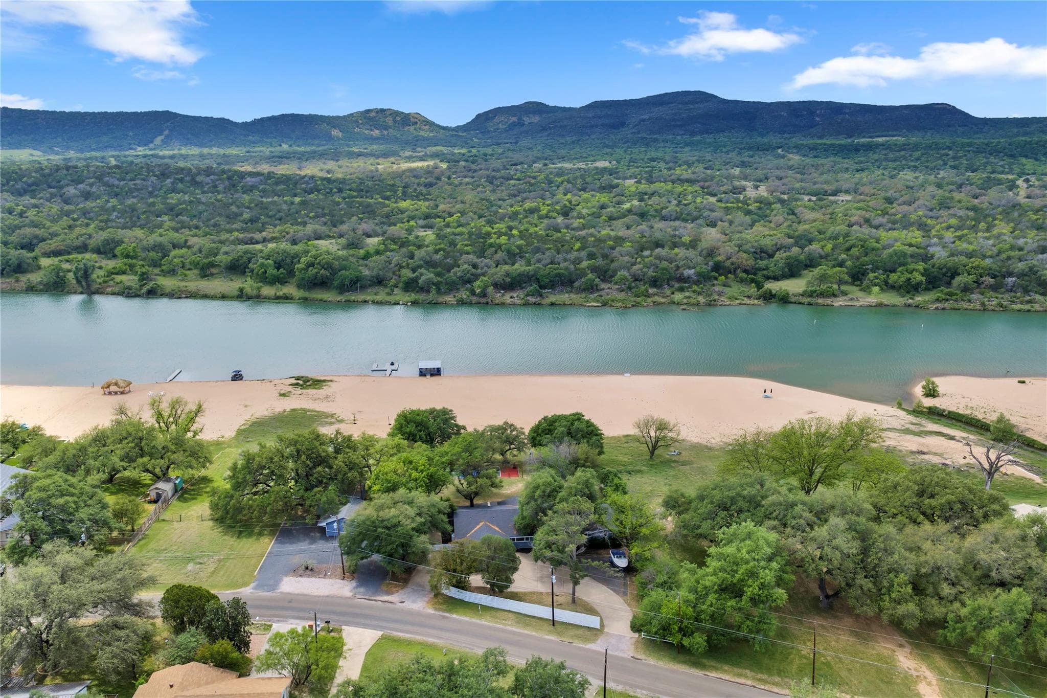 4310 River Oaks Dr