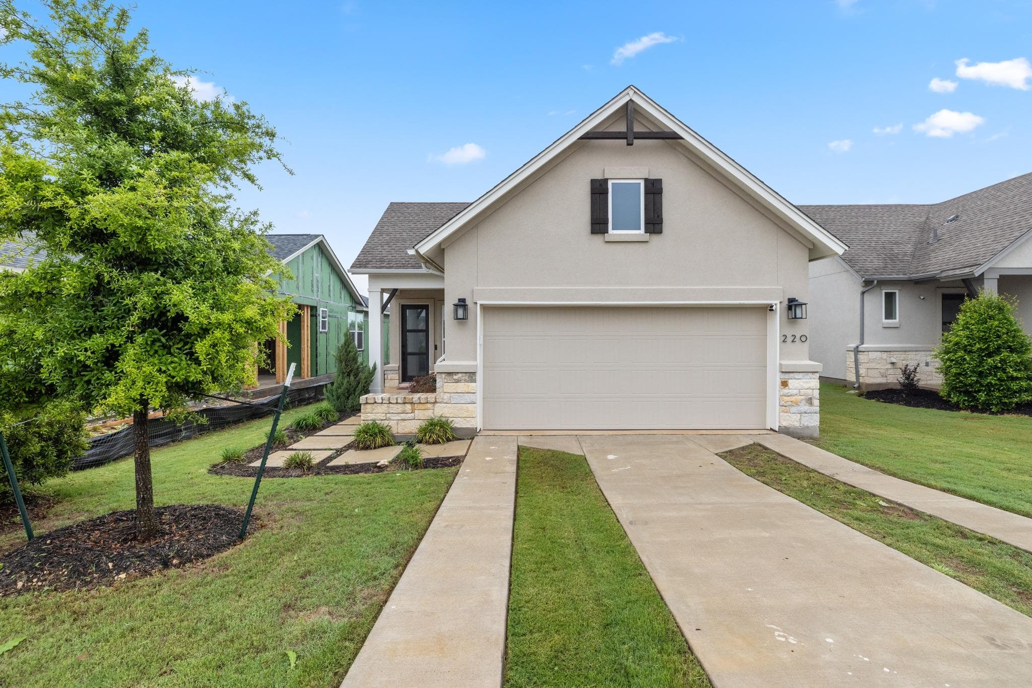 220 Monterey Oak Trl