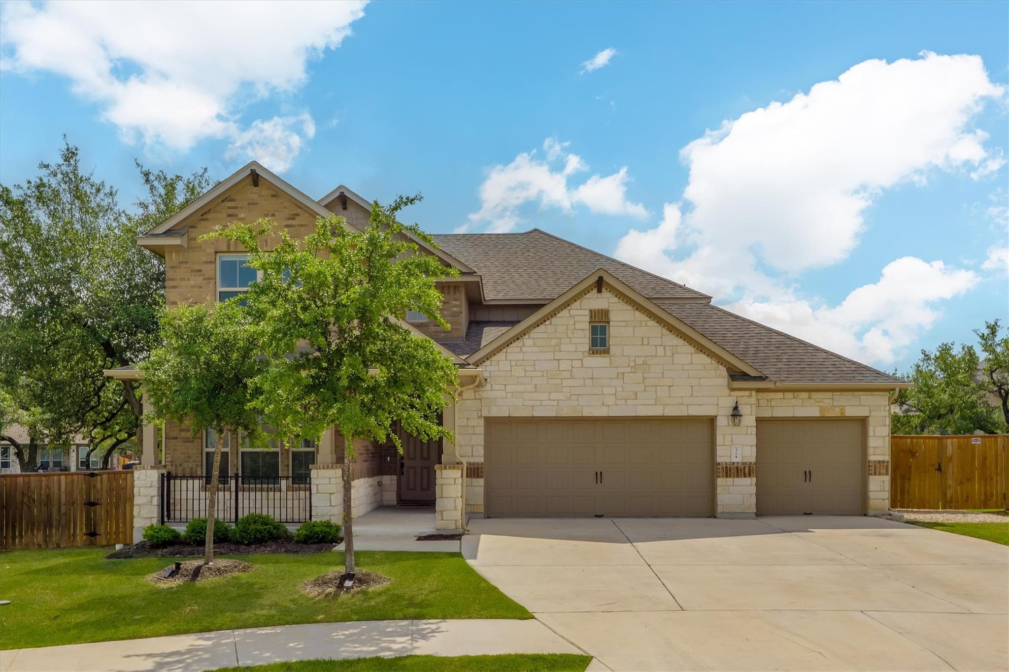 324 Autumn Oak Way