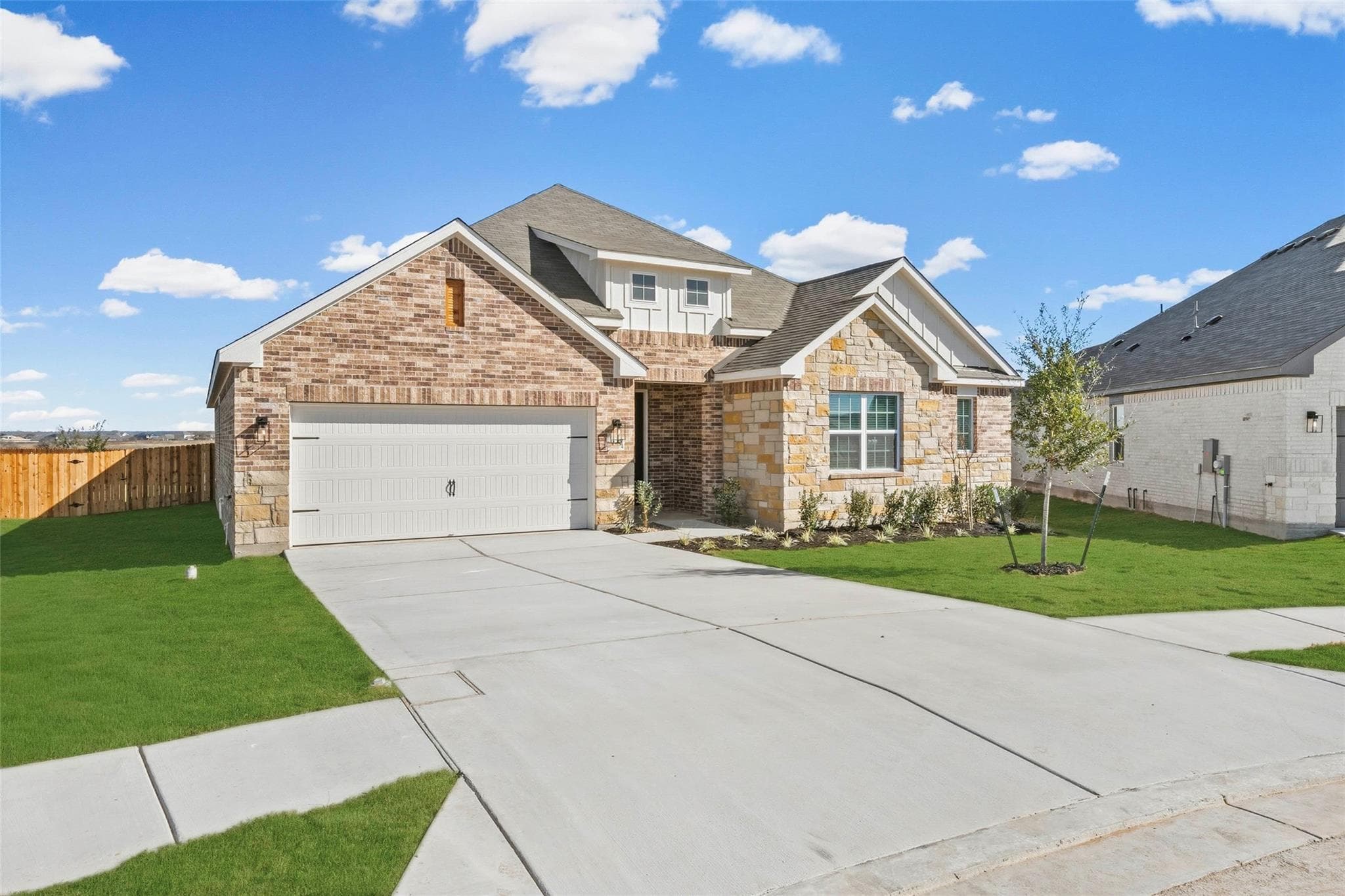 405 West Luna Blue Ln