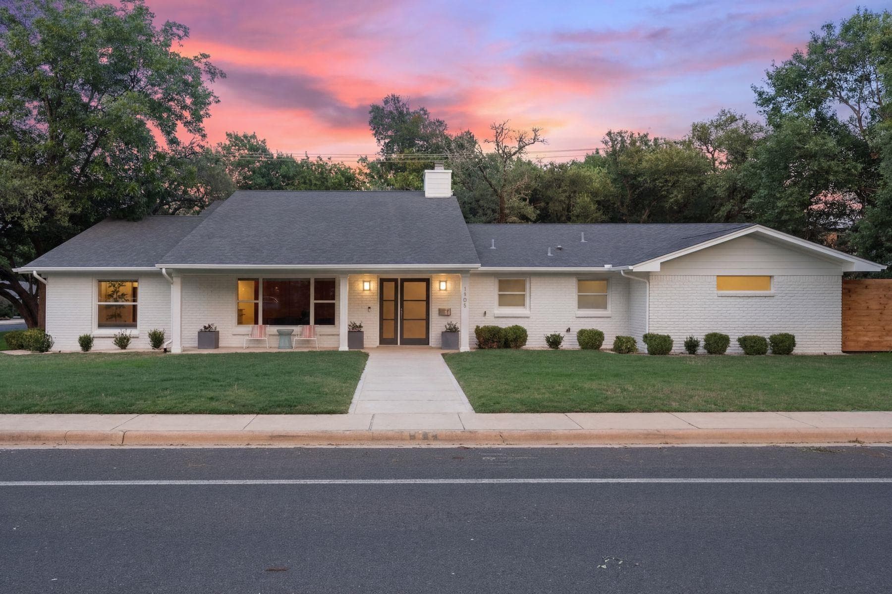 6905 Mesa Dr