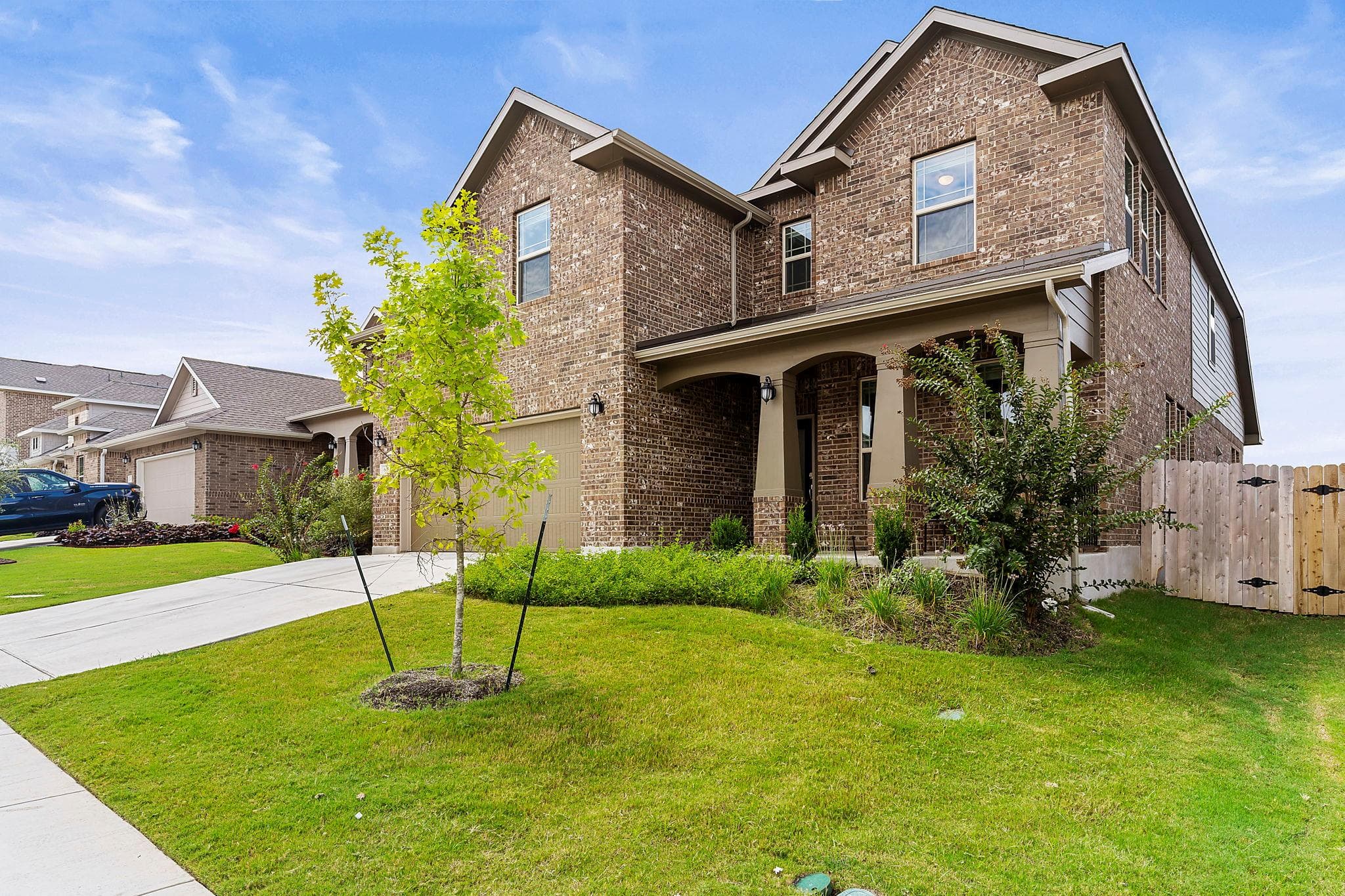 607 Allende Bend None