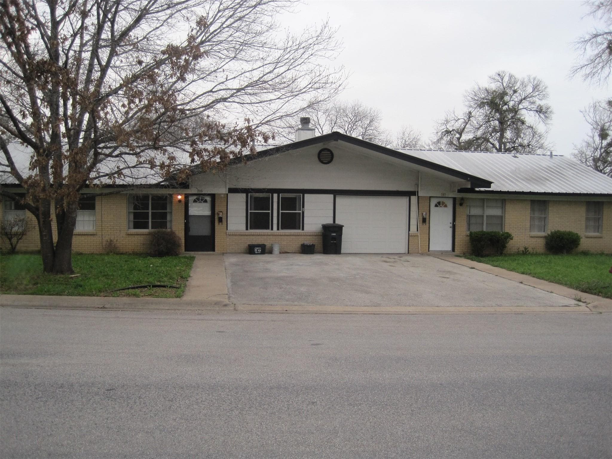 205 E 2nd St